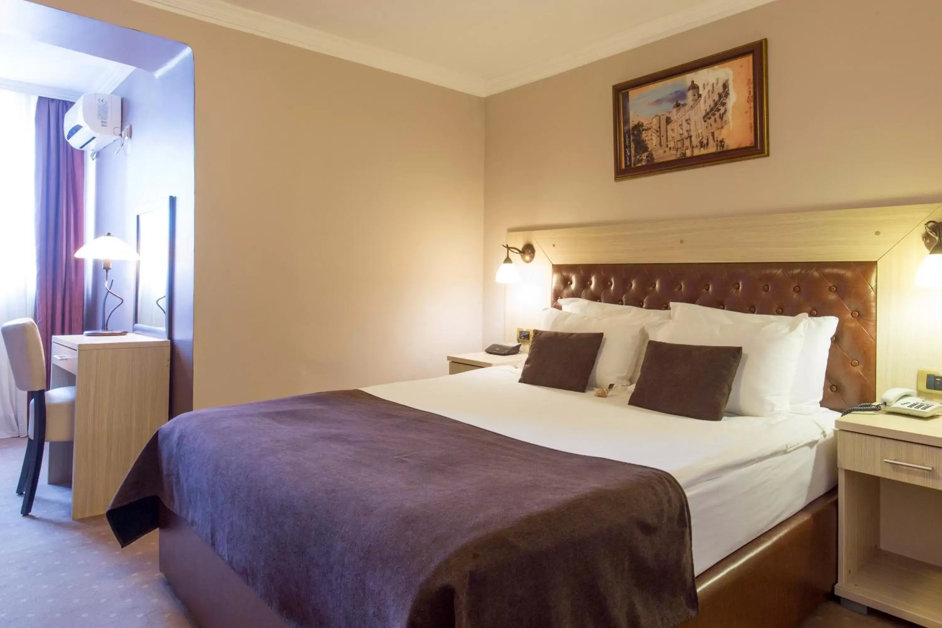 One-Bedroom Suite in Belgrade City Hotel