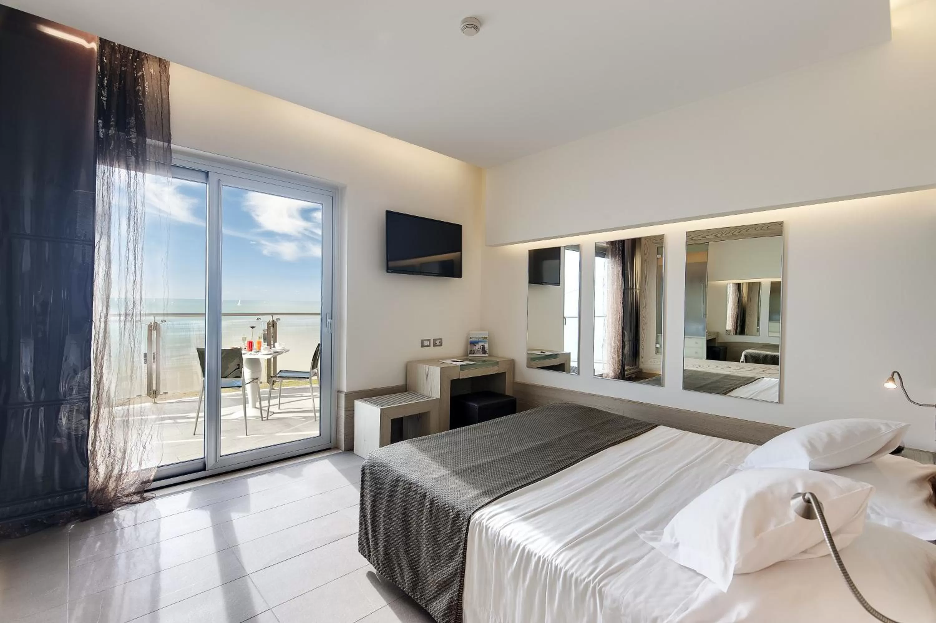 Double or Twin Room with Balcony and Sea View in Smy Aran Blu Roma Mare