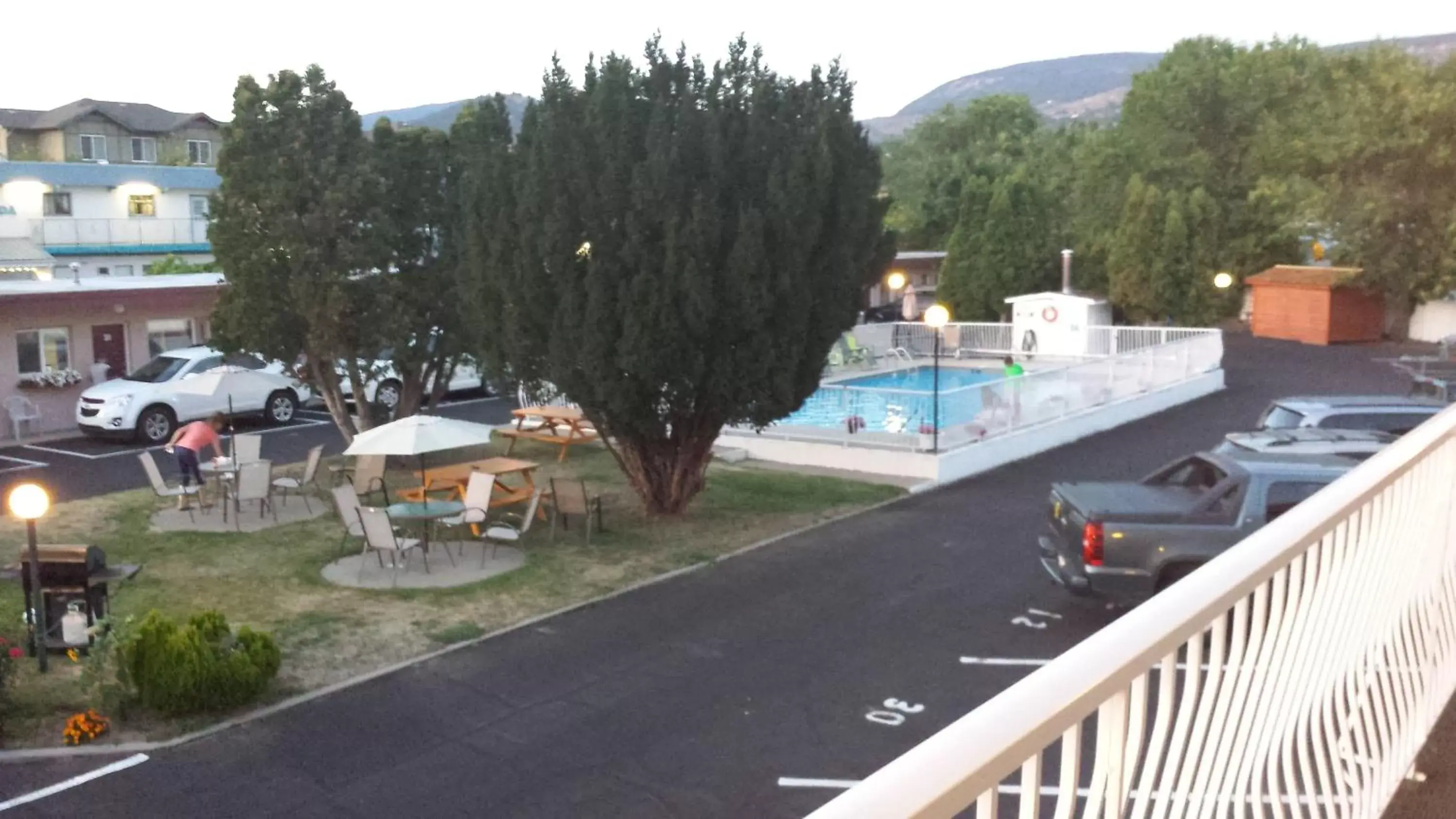 Facade/entrance, Pool View in Swiss Sunset Inn