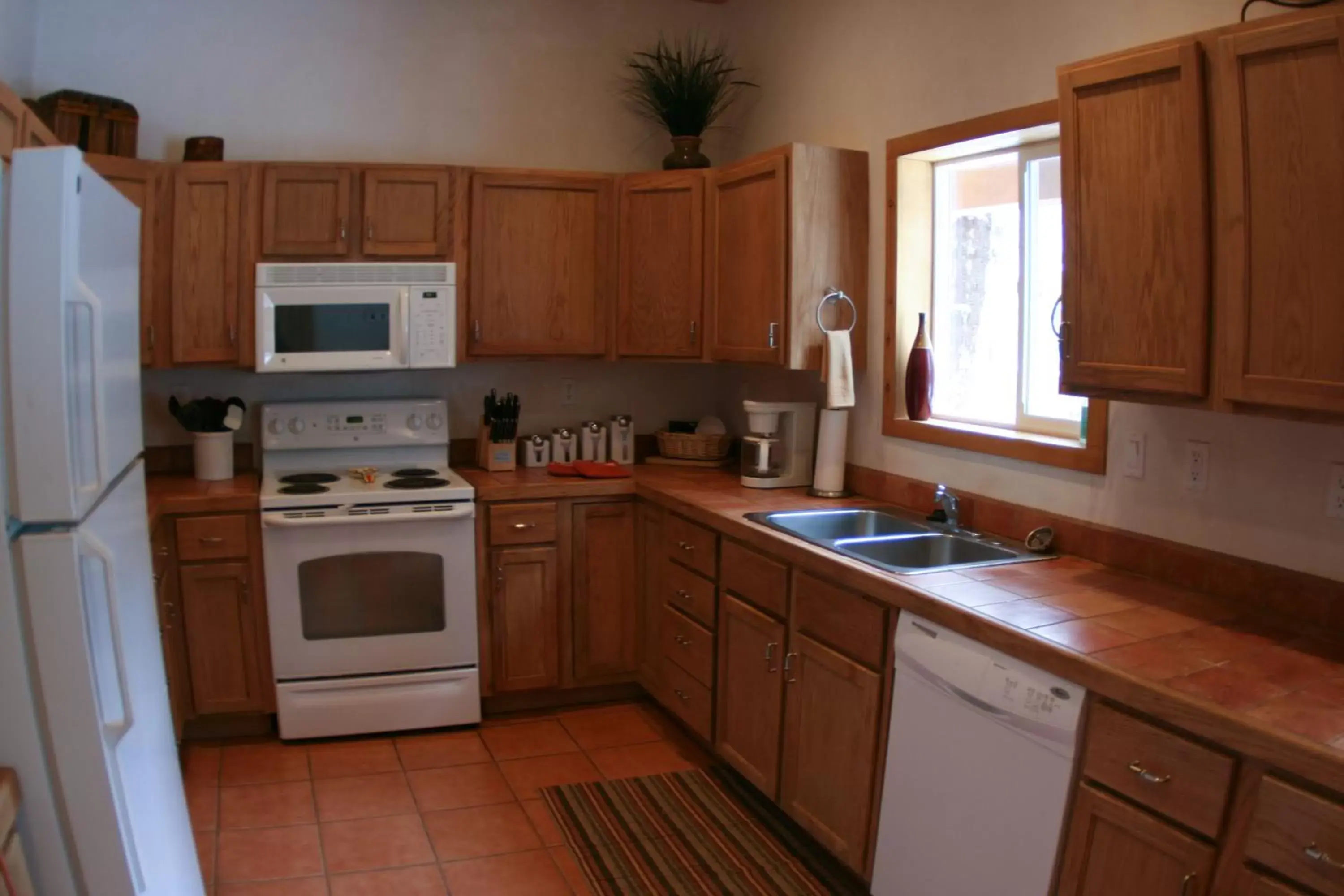 Kitchen or kitchenette, Kitchen/Kitchenette in Shady Brook Inn Village/Resort