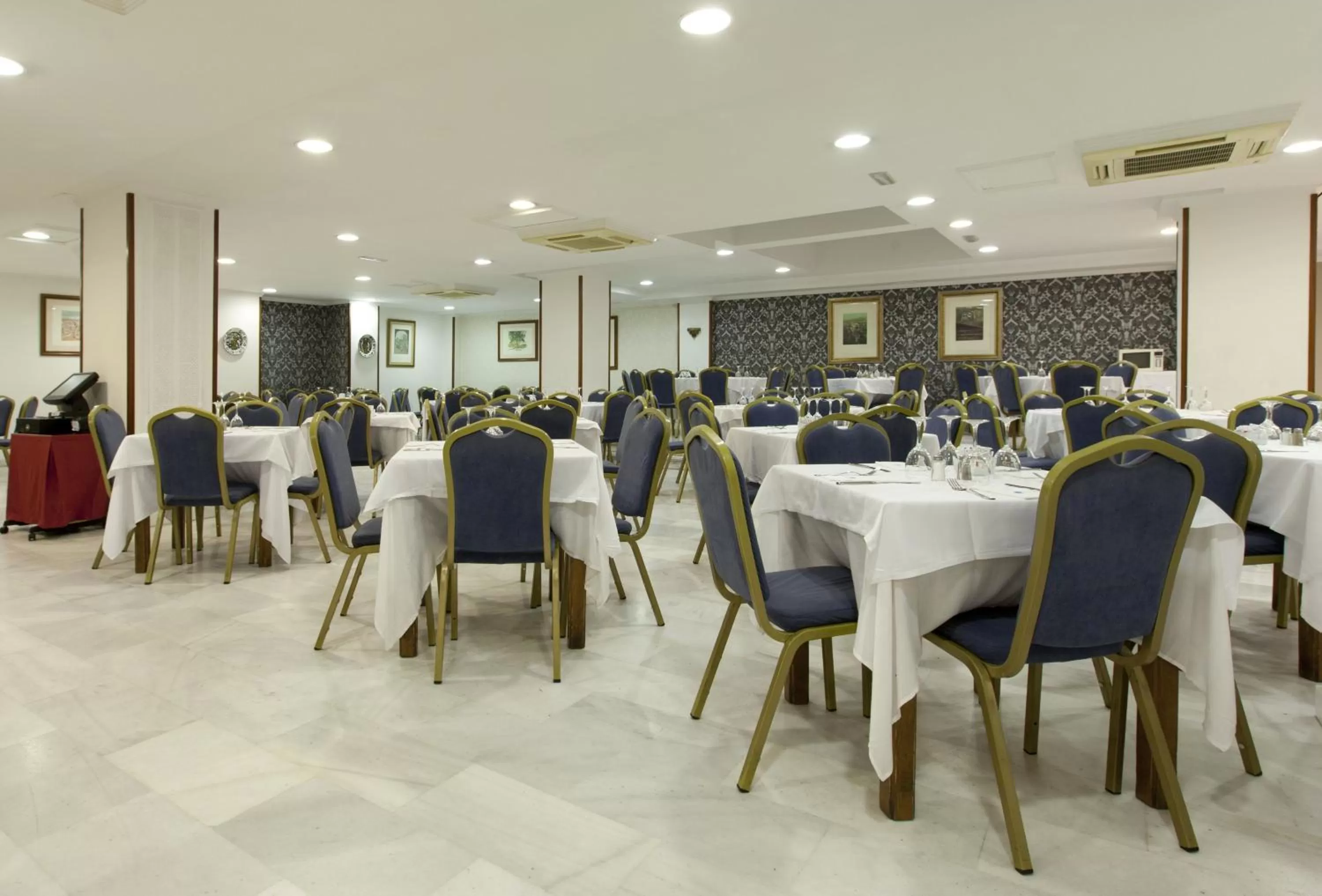 Restaurant/places to eat in Porcel Alixares