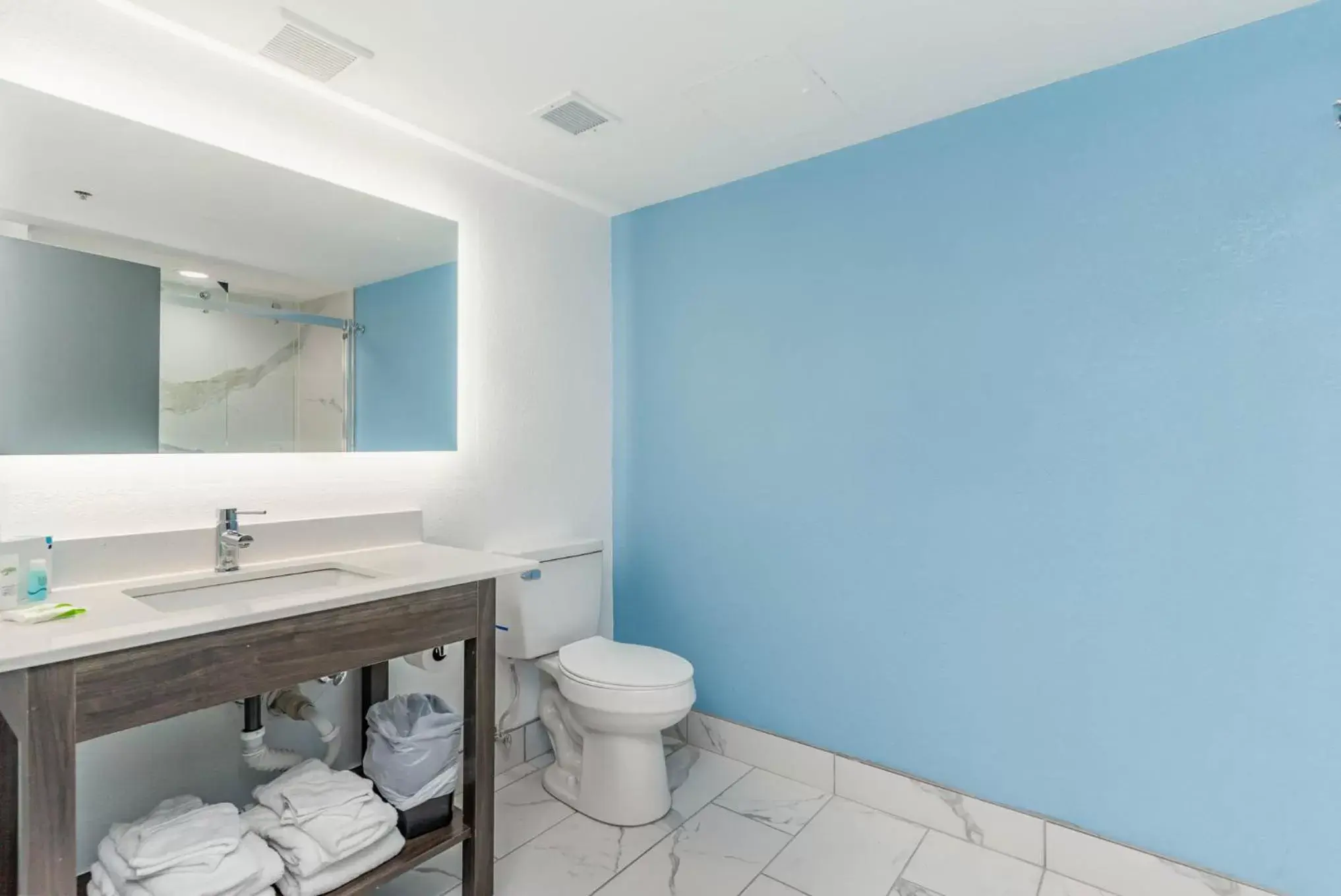 Bathroom in Sun N Sand Resort Bathroom in Sun N Sand Resort