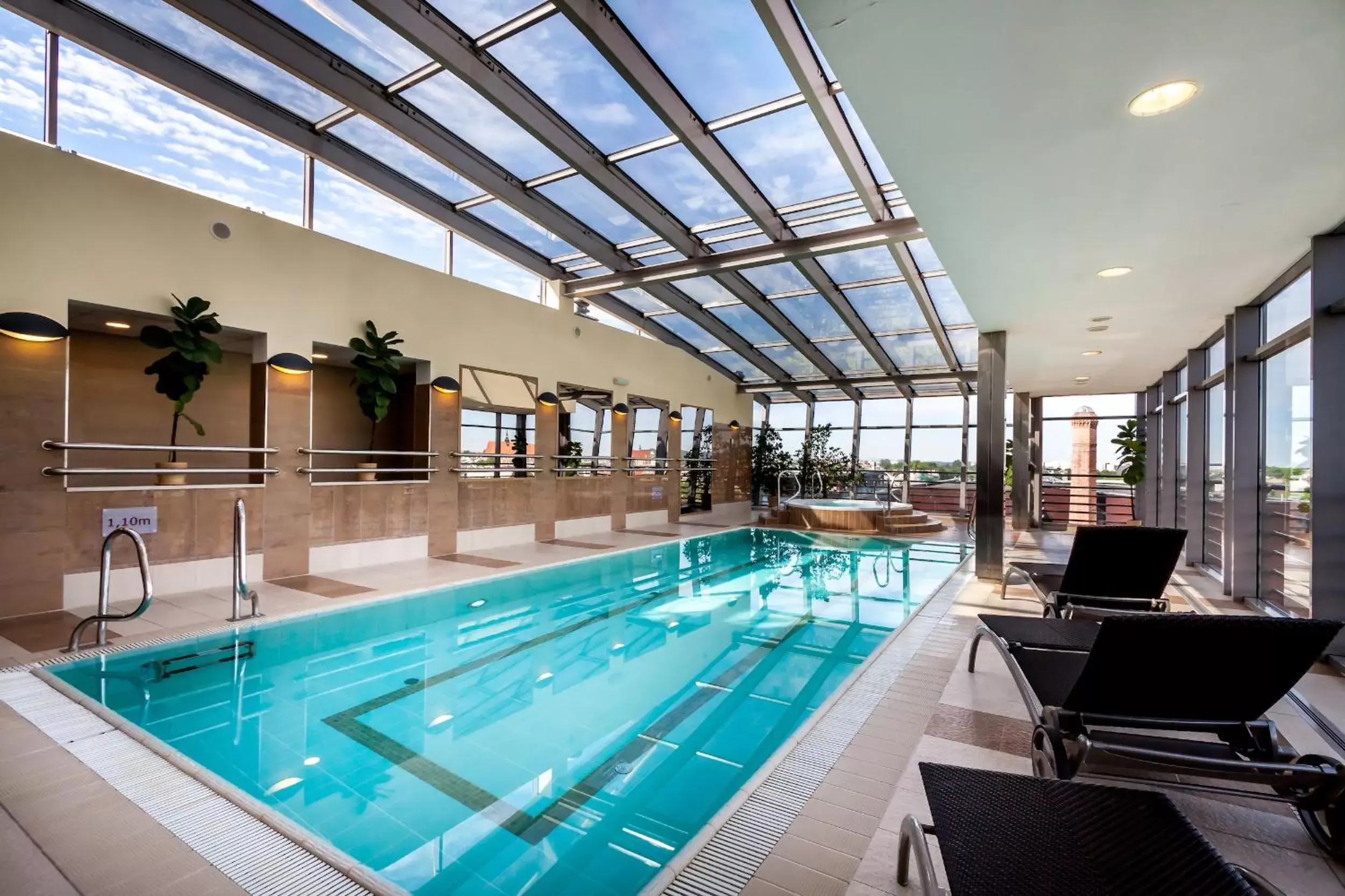Swimming Pool in Qubus Hotel Kraków