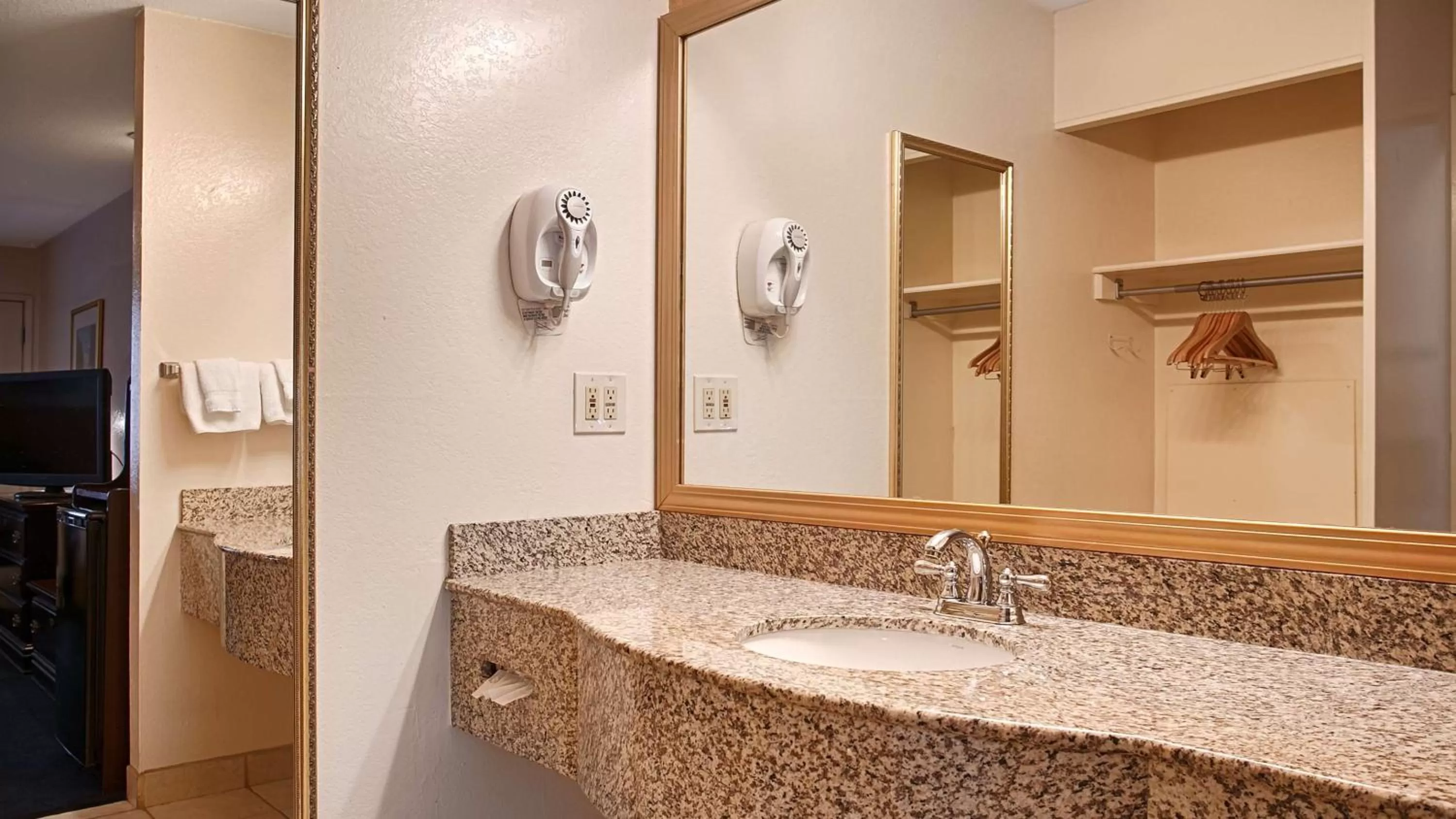 Bathroom in Best Western Sandman Hotel