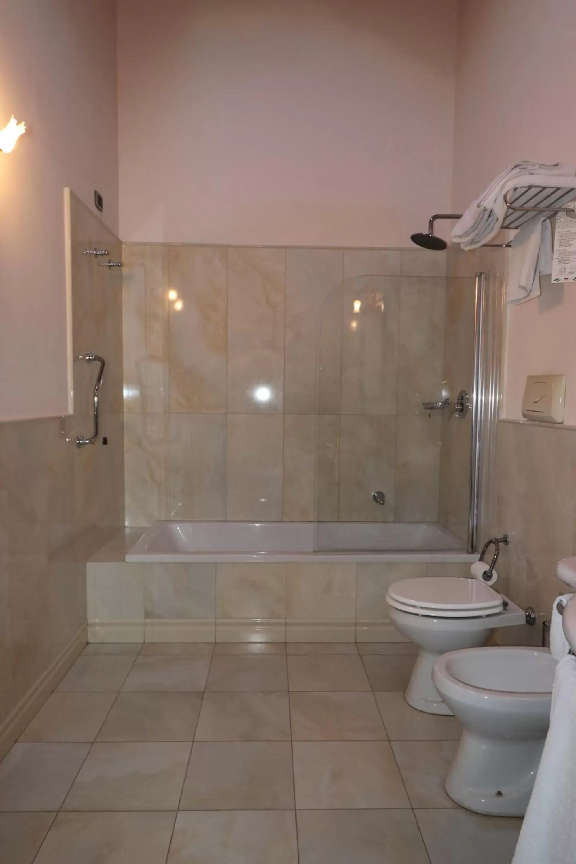 Shower, Bathroom in Hotel Villa Lampedusa