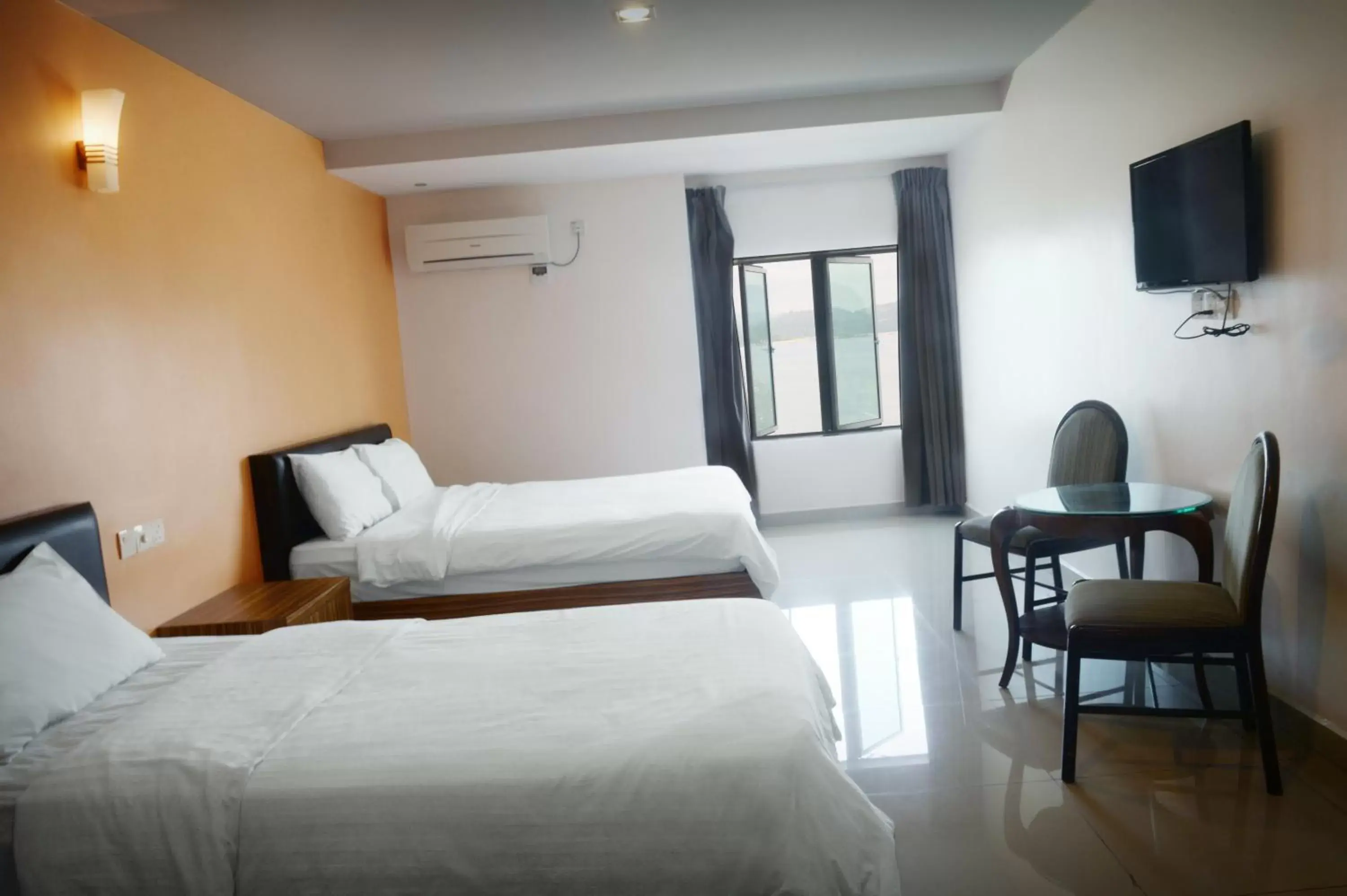 Bedroom, Bed in Brezza Hotel Lumut