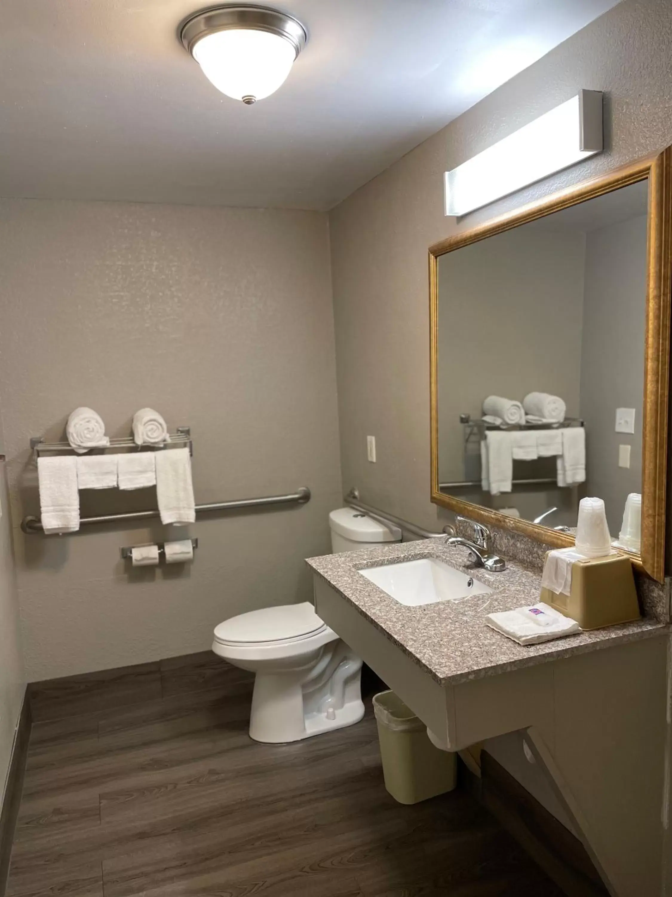 King Room - Disability Access - Non-Smoking in Motel 6 Birmingham, AL - Medical Center - Inverness Hwy 280 King Room - Disability Access - Non-Smoking in Motel 6 Birmingham, AL - Medical Center - Inverness Hwy 280