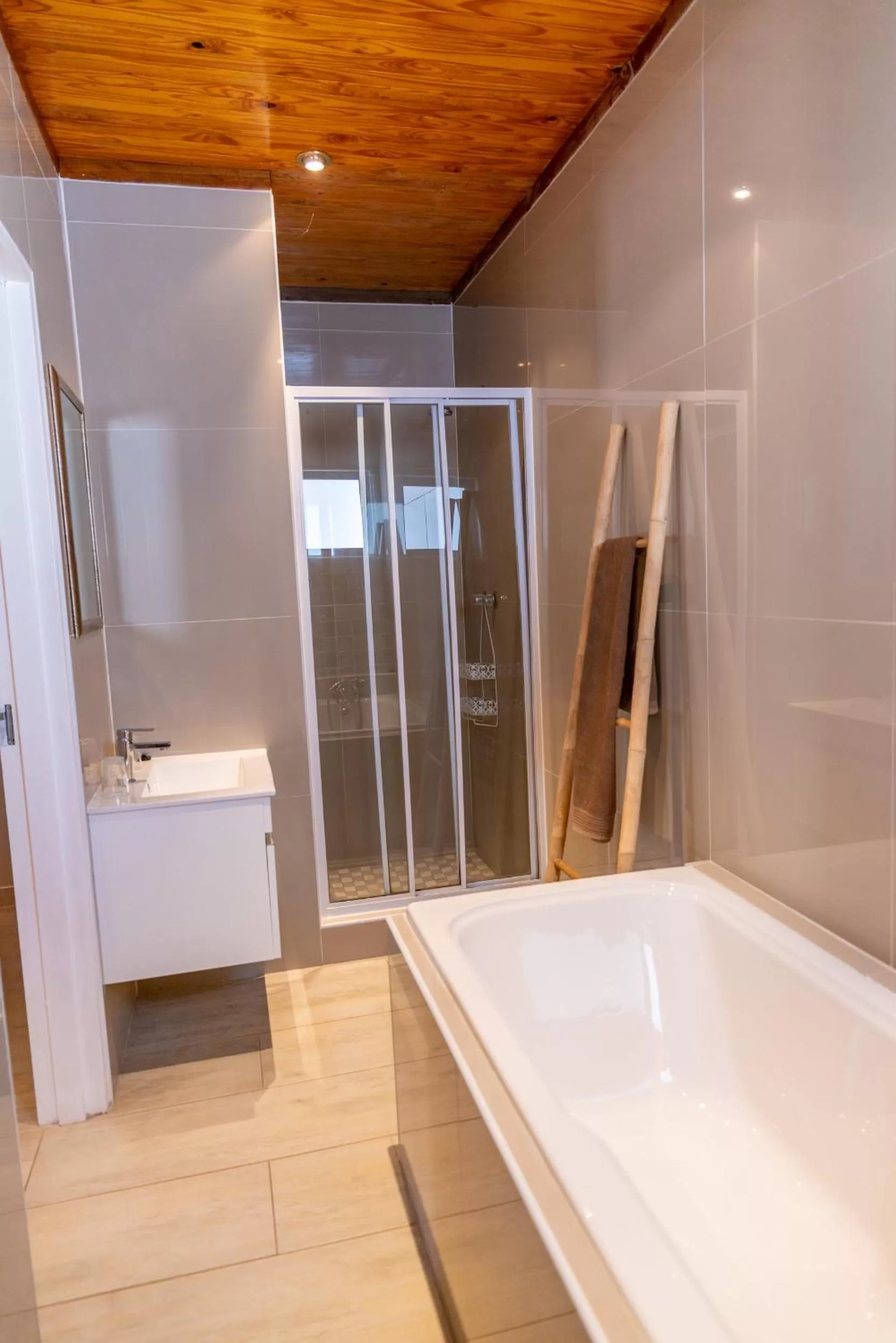 Bathroom in Out of Africa Town Lodge