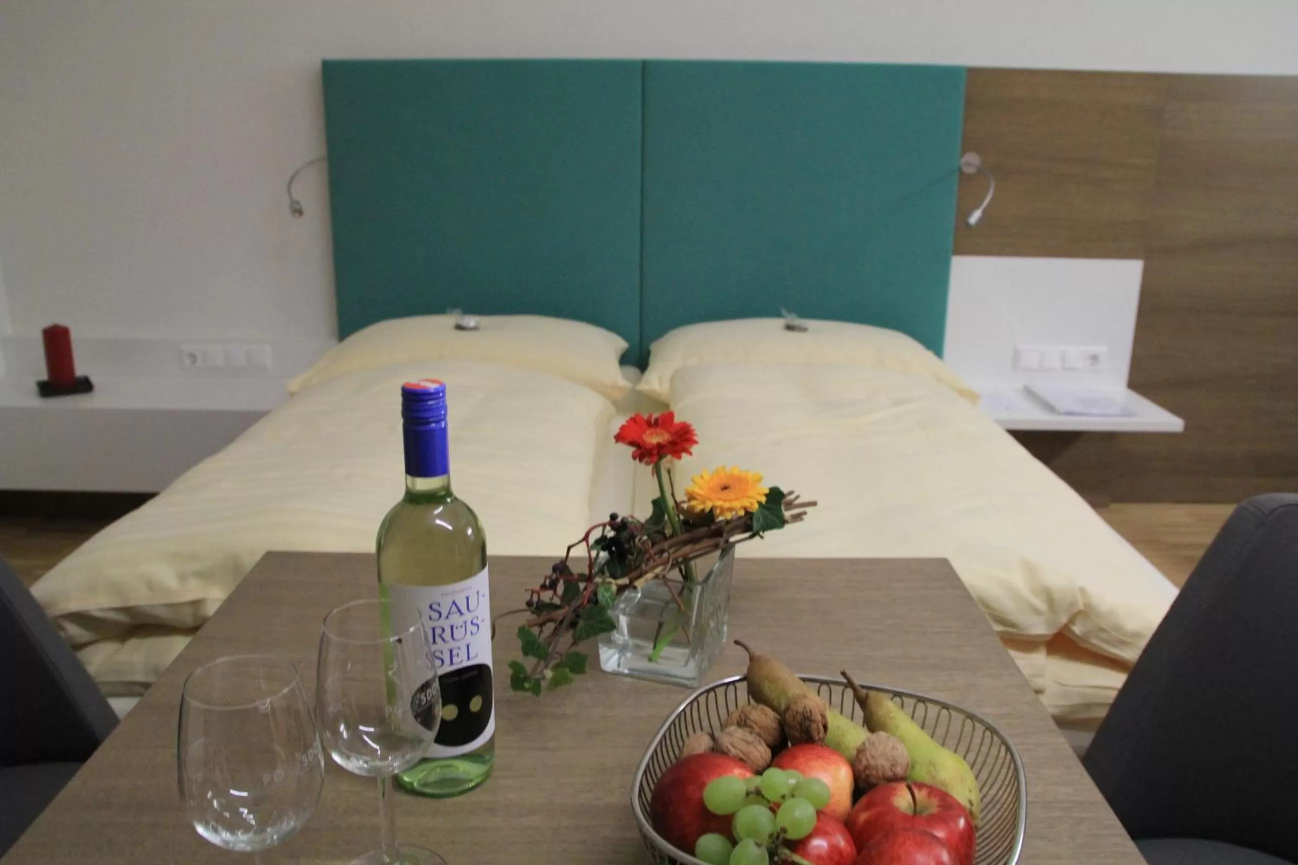 Bathroom, Bed in Hotel Eisenhuthaus