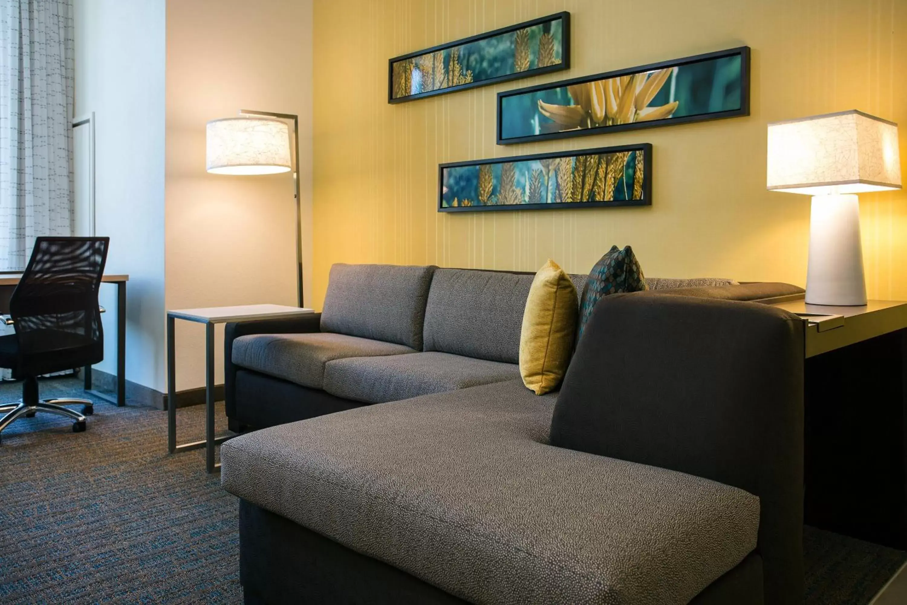 Living room, Seating Area in Residence Inn by Marriott Tempe Downtown/University