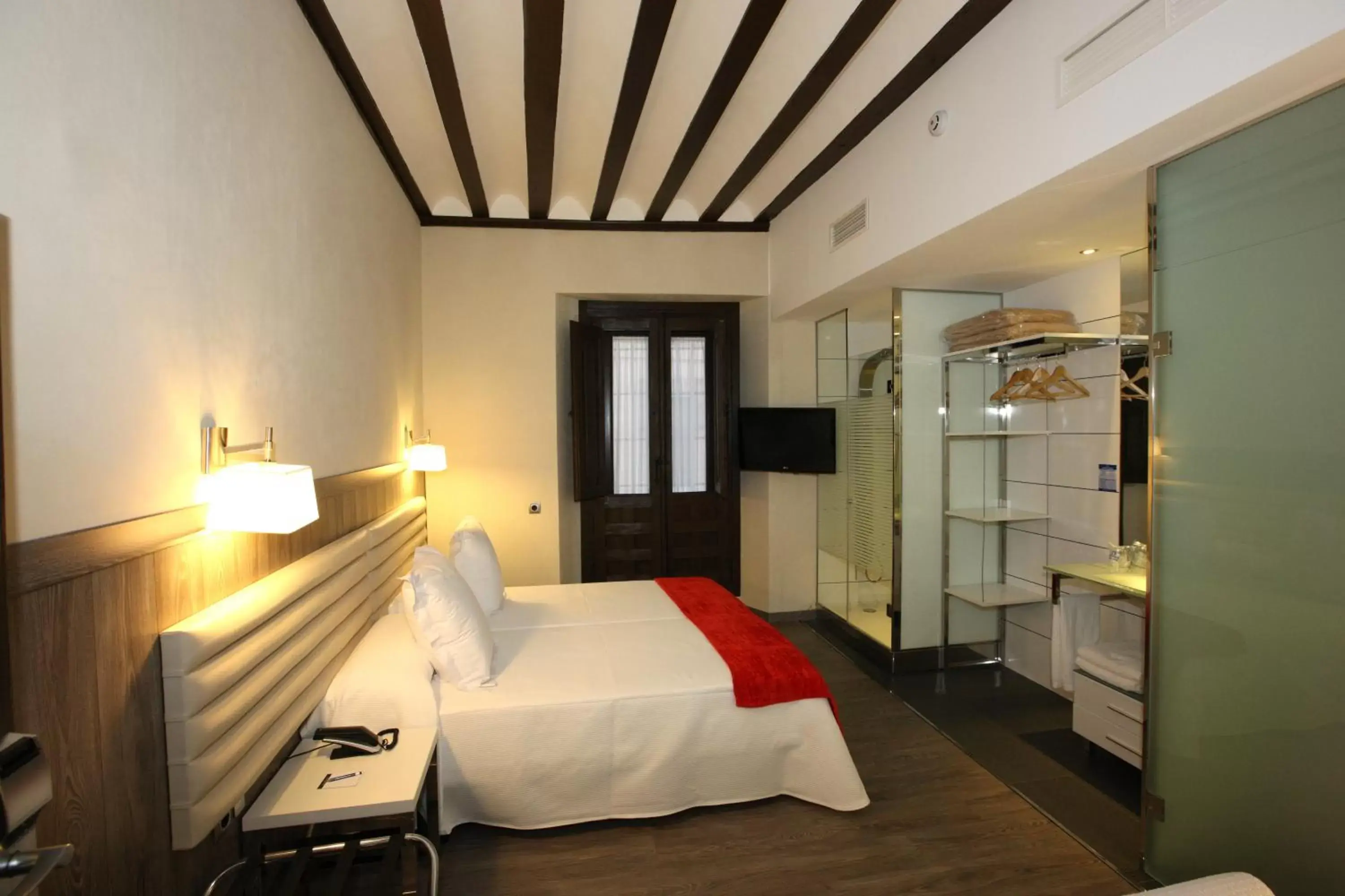 Bedroom, Bed in Evenia Alcalá Boutique Hotel