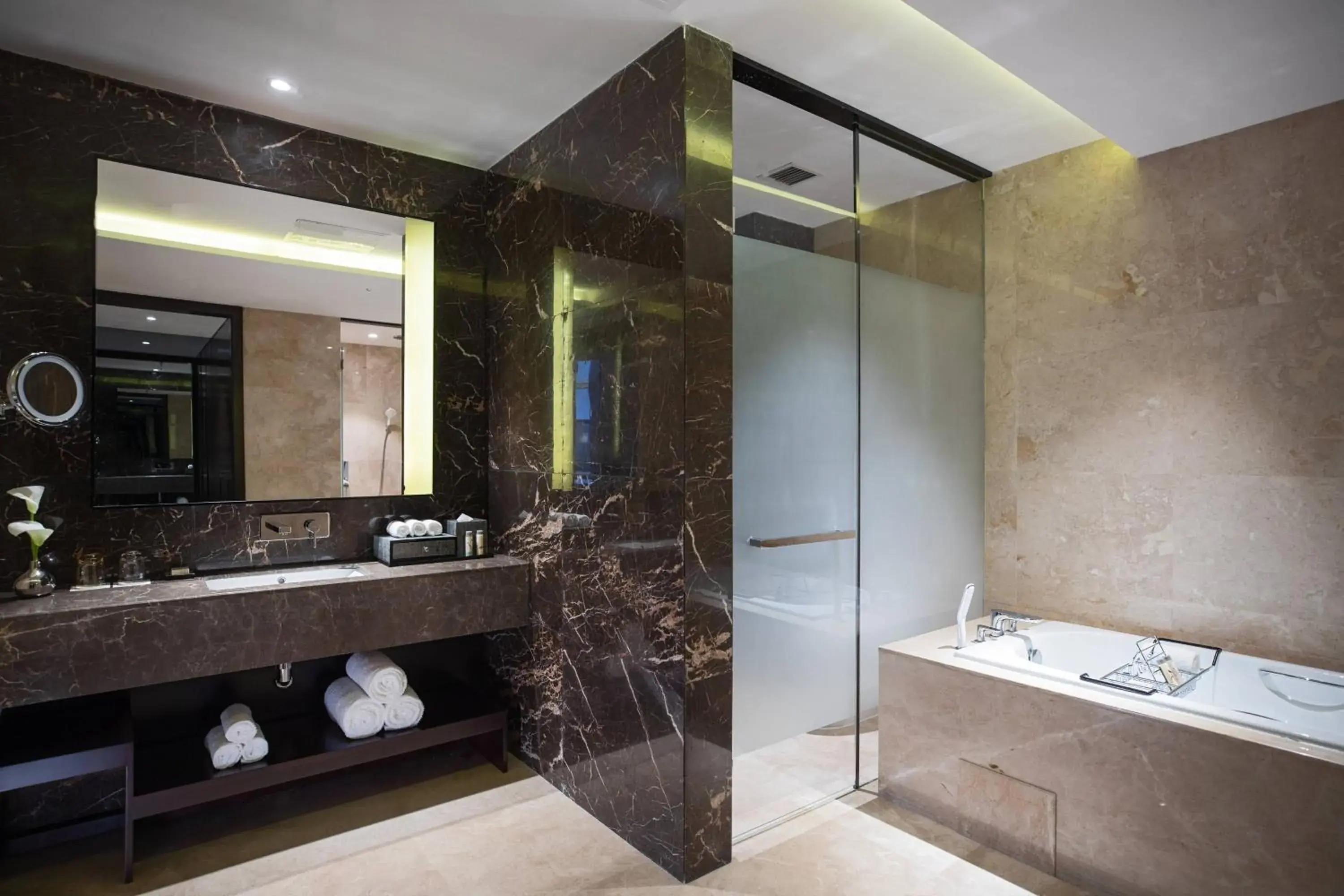 Bathroom in Renaissance Shenyang West Hotel