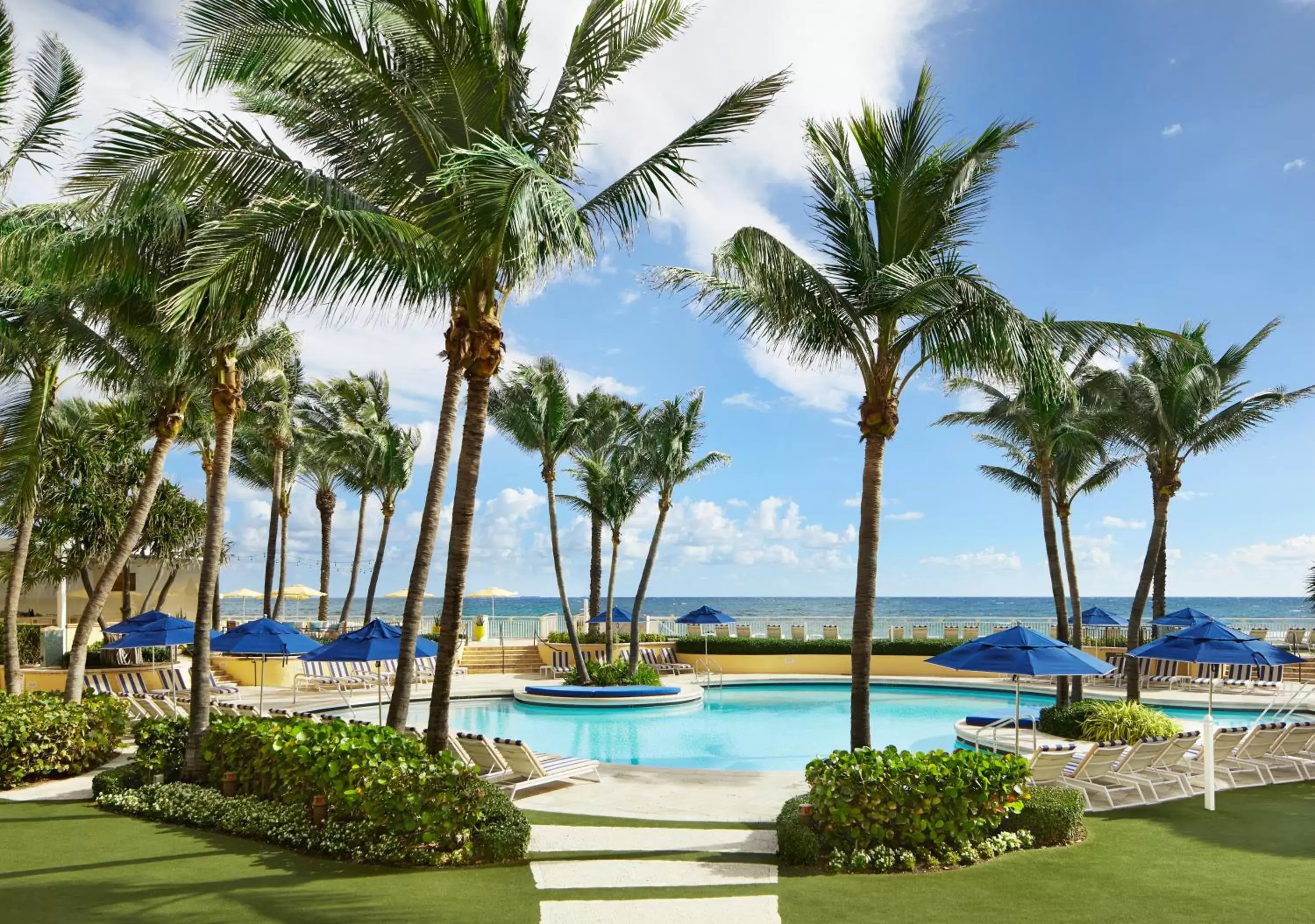 Swimming Pool in Eau Palm Beach Resort & Spa