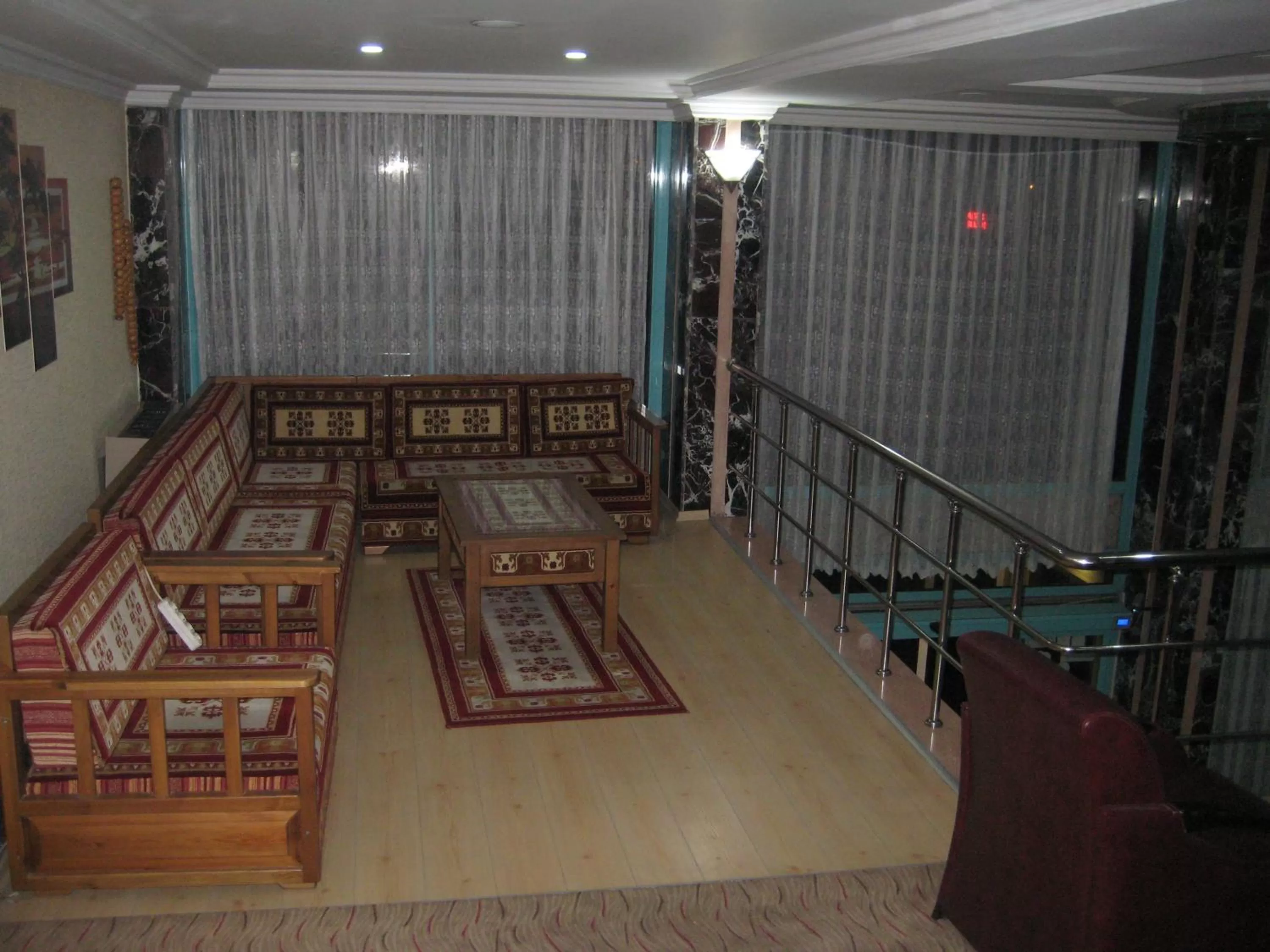 Library, Bed in Miroglu Hotel