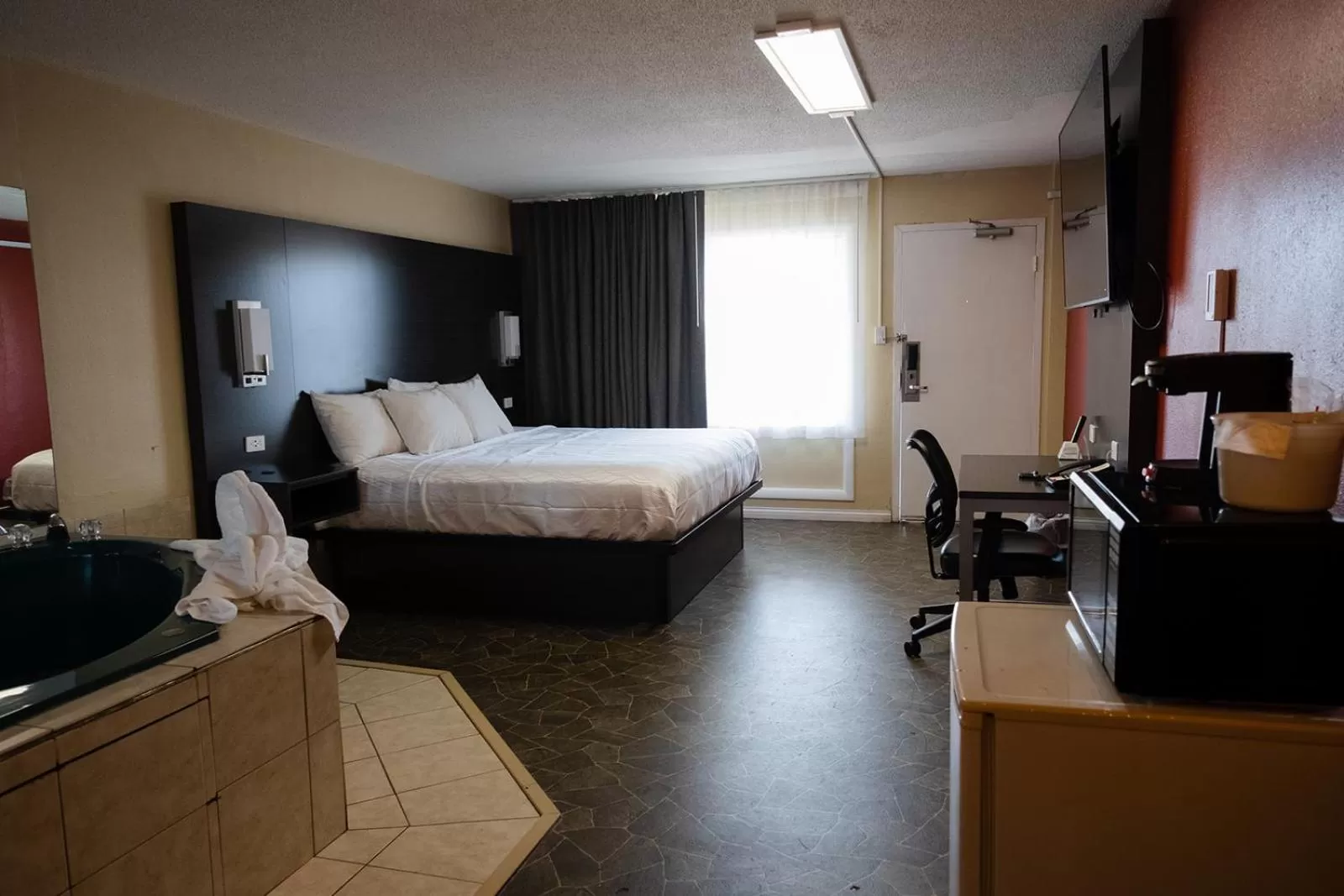 Photo of the whole room, Bed in Envi Boutique Hotel Henderson-Evansville South