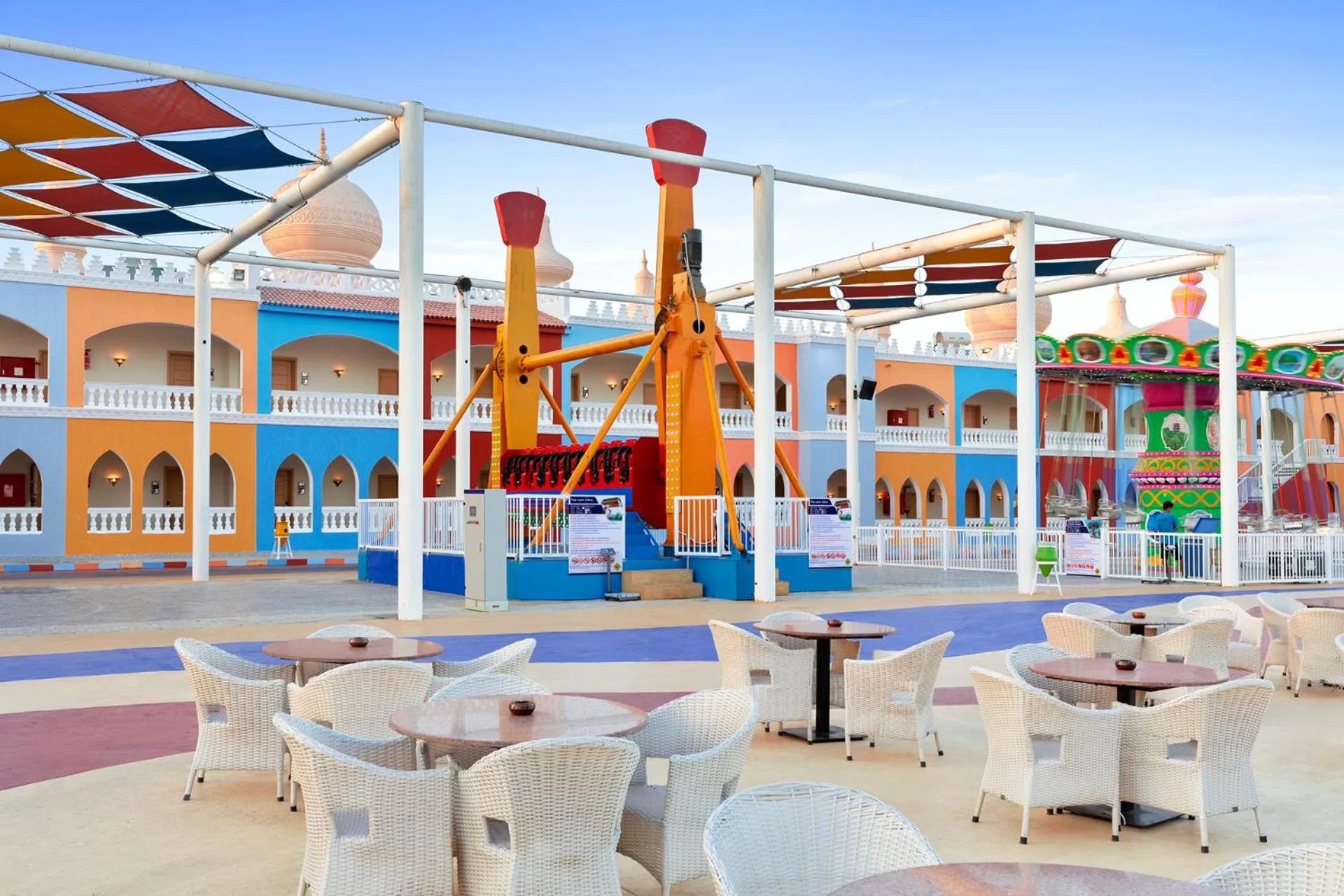 Entertainment in Neverland City Hurghada - Pickalbatros