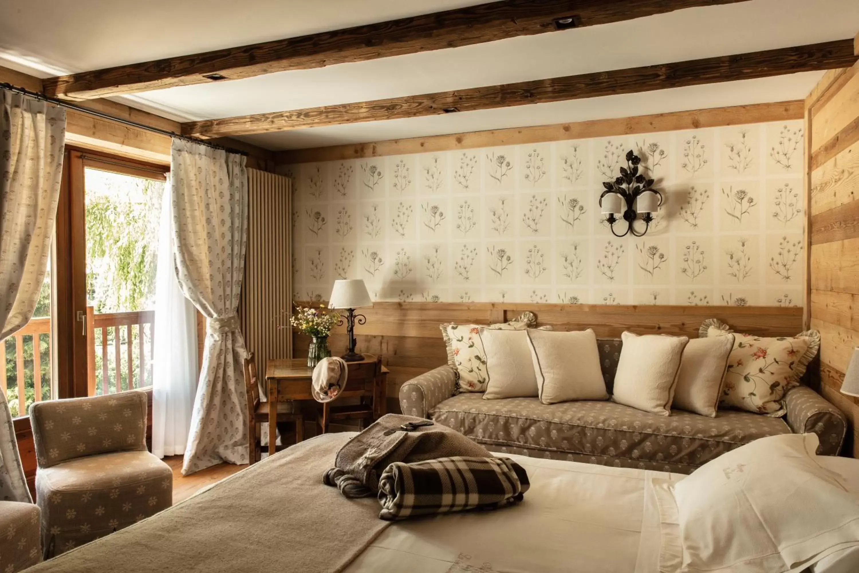 Bedroom, Bed in Auberge de La Maison