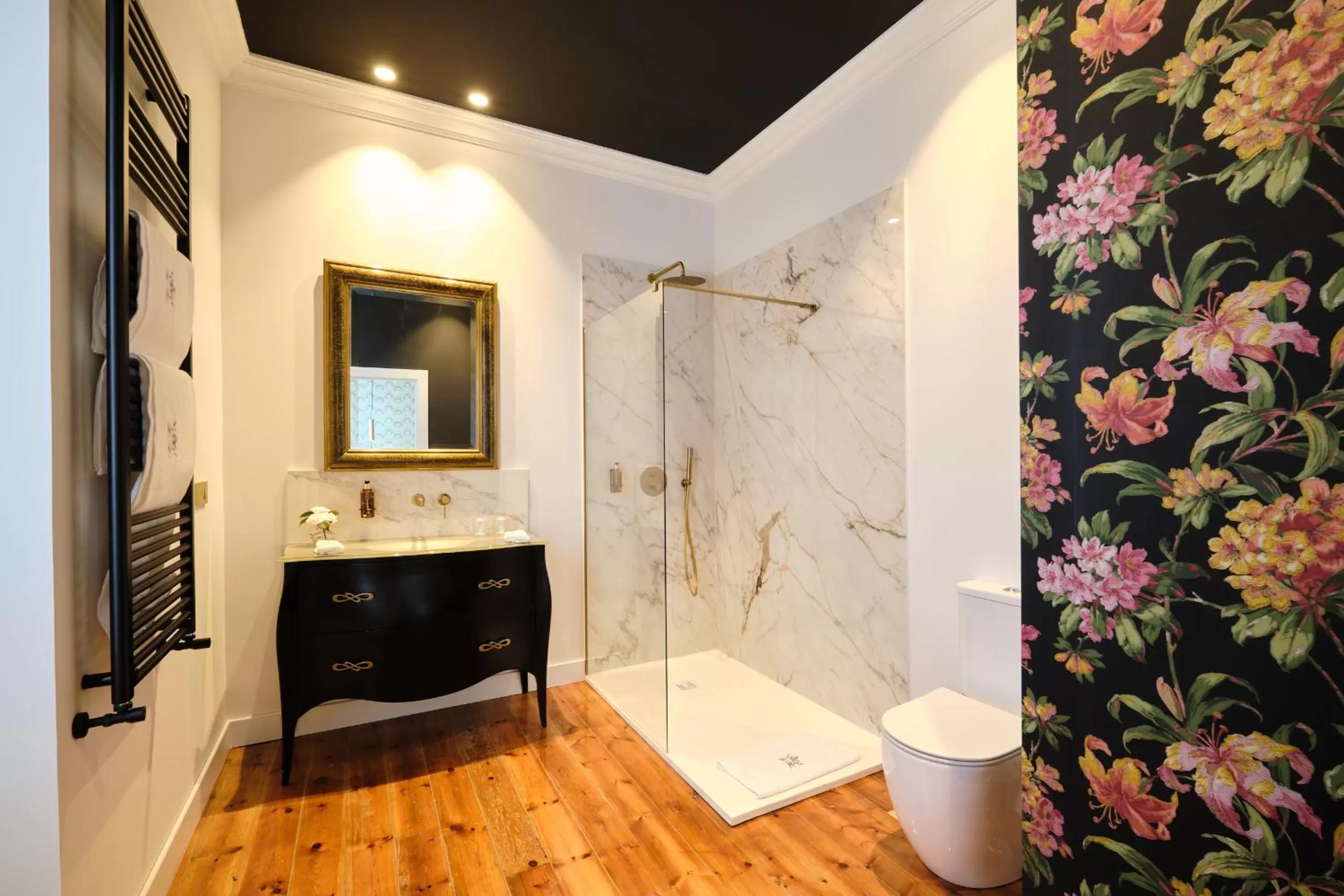 Shower in HOTEL BOUTIQUE VILLA DEL MARQUÉS