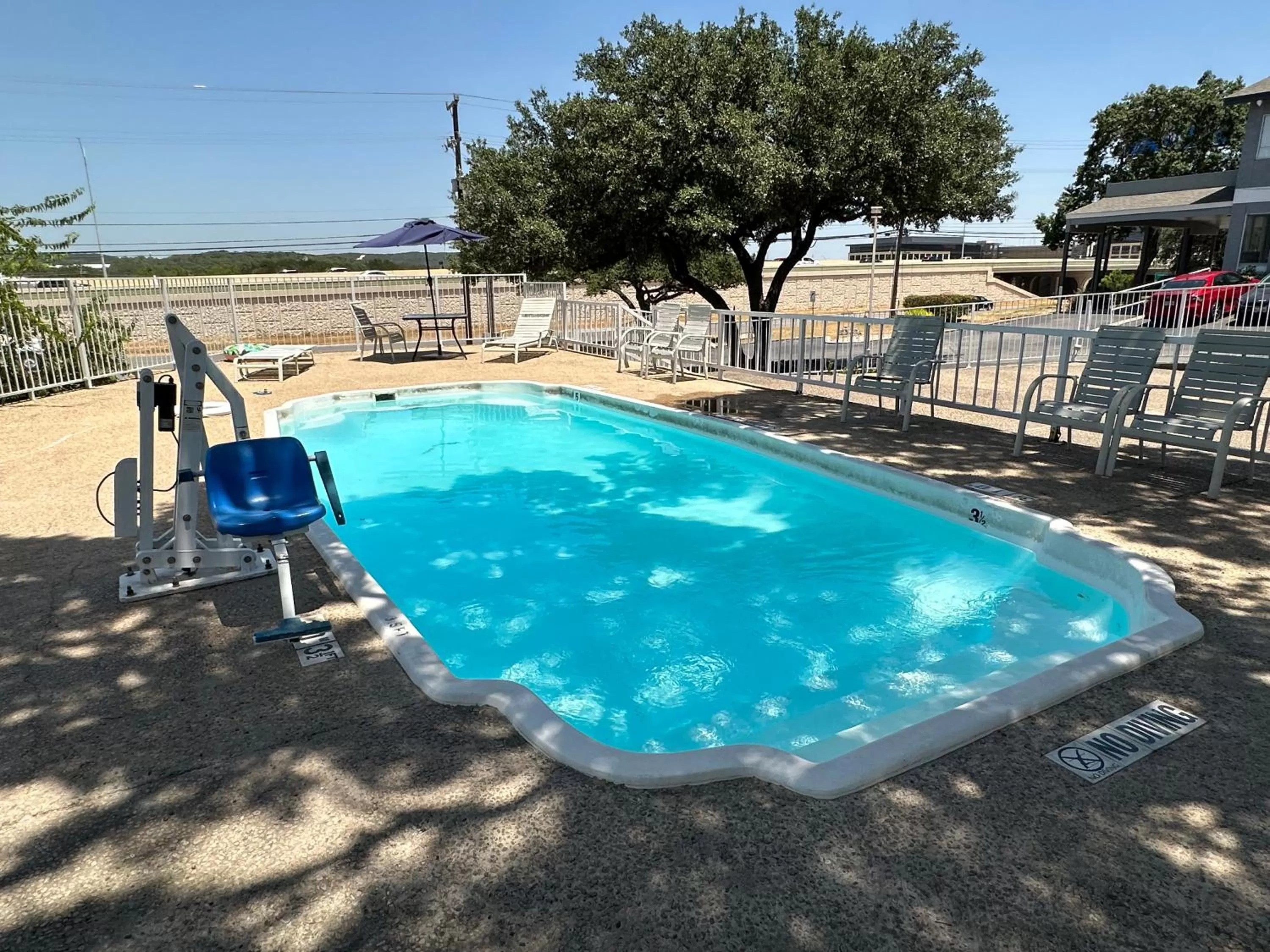 Swimming pool in HillView Inn at Six Flags Fiesta