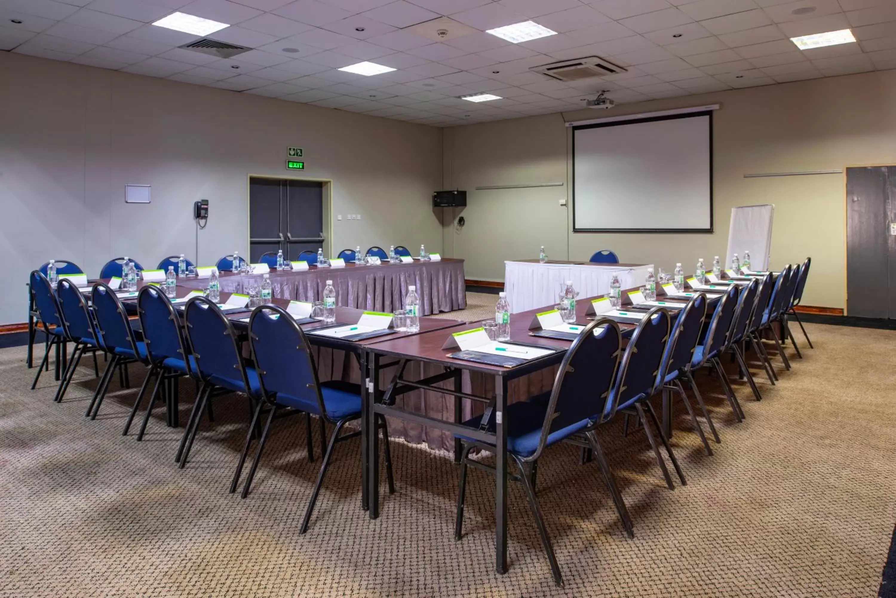 Meeting/conference room in Holiday Inn - Bulawayo, an IHG Hotel