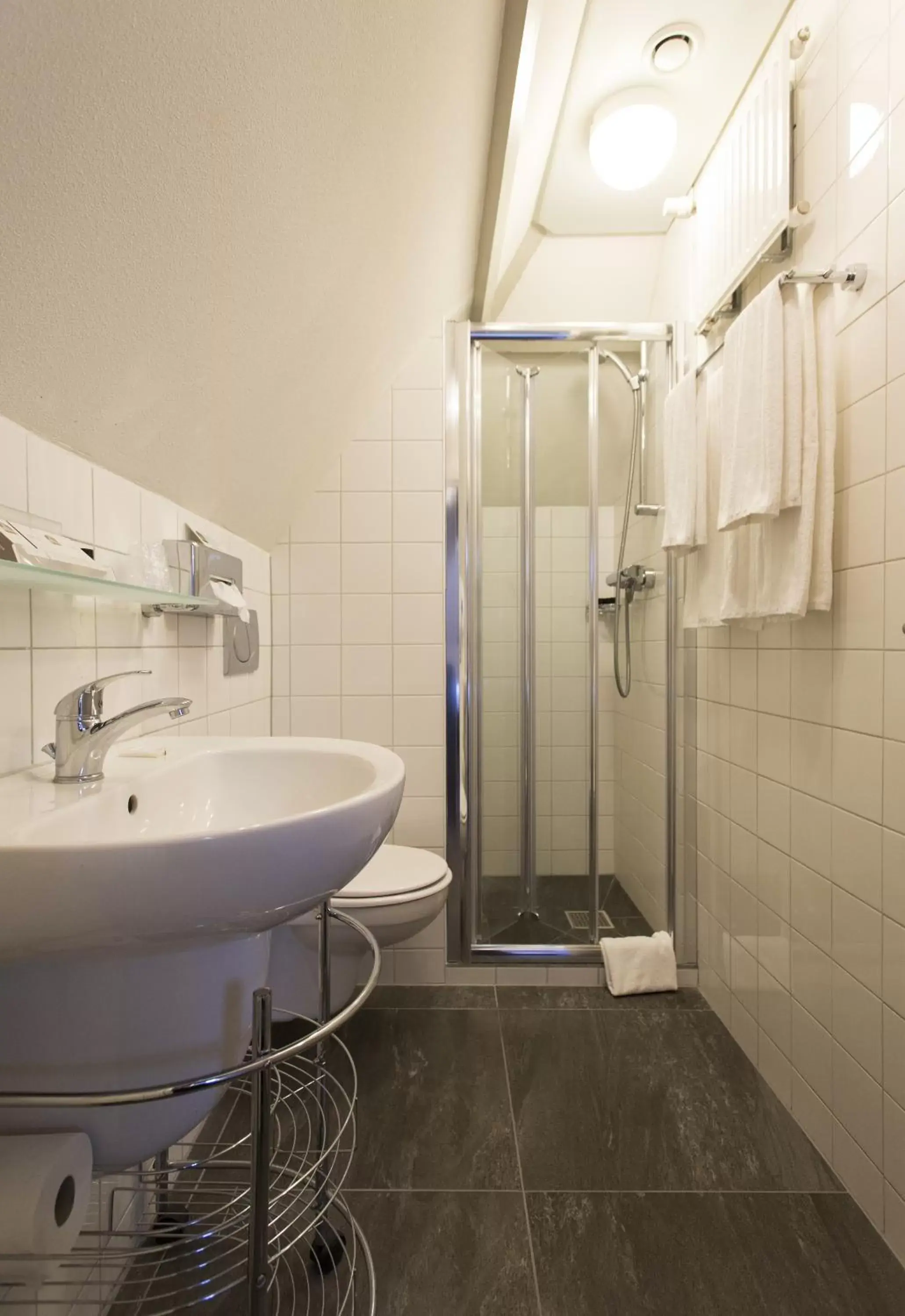 Bathroom in Best Western Museumhotels Delft