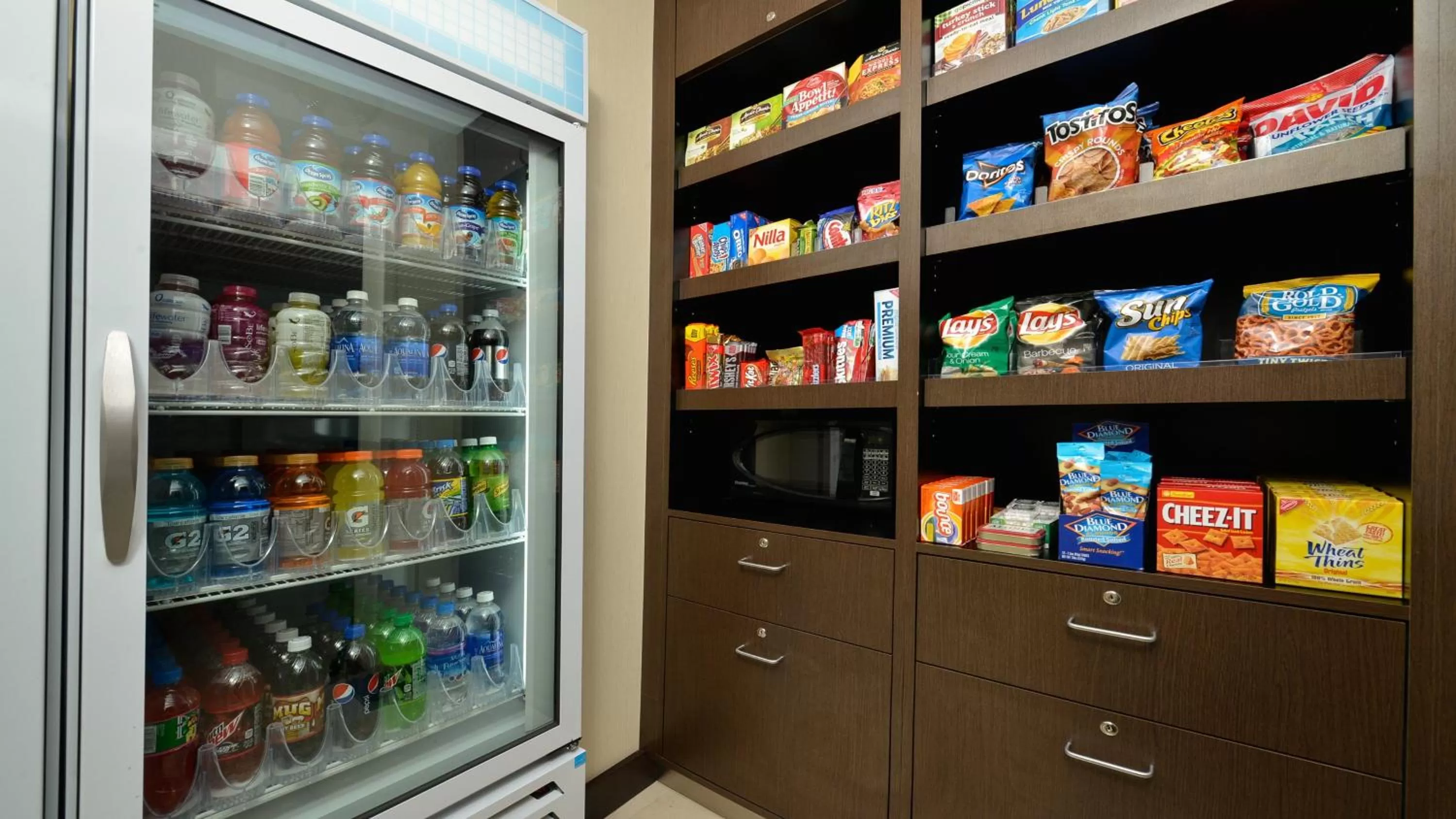 Lobby or reception in Holiday Inn Express Boston-Milford by IHG