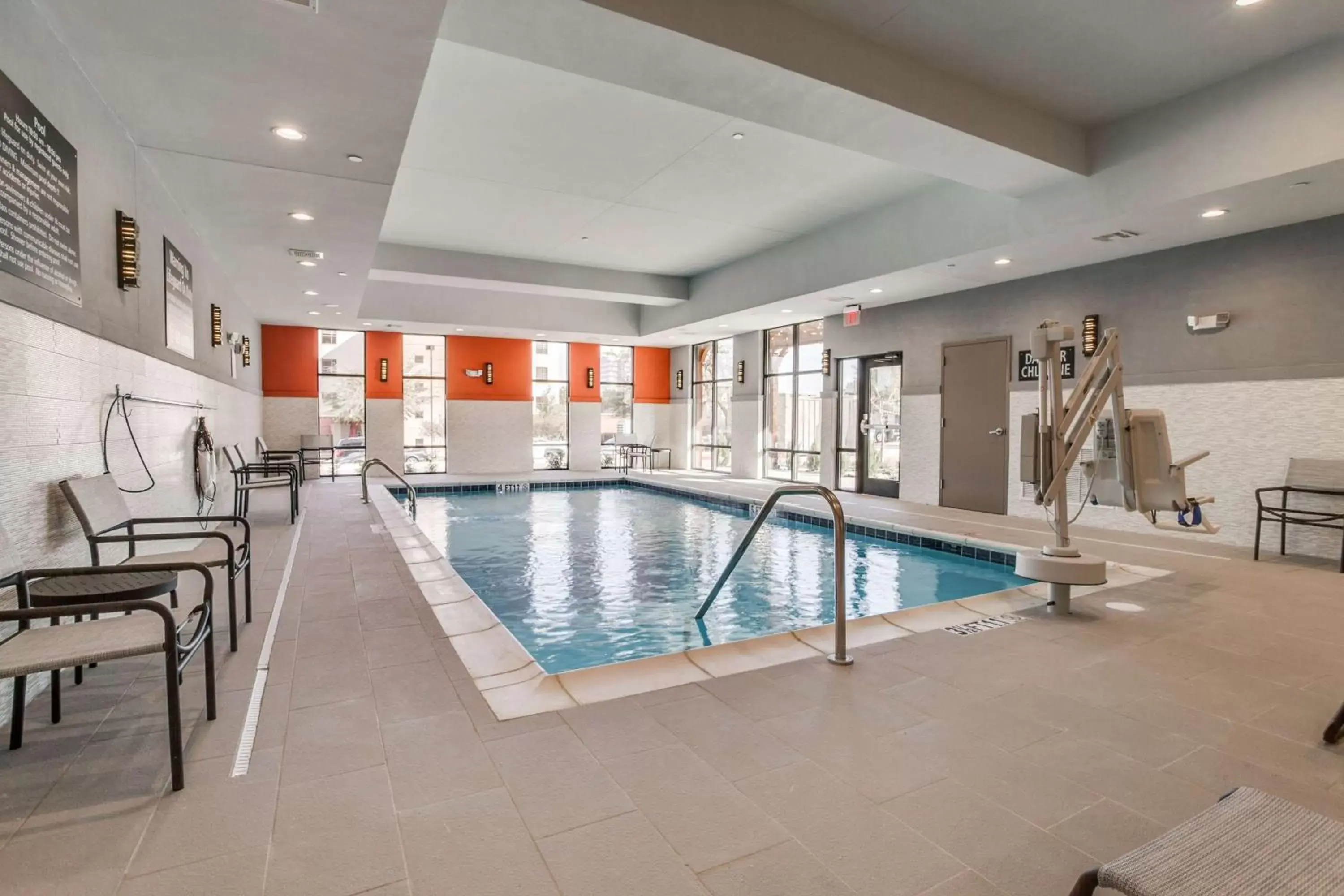 Pool view, Swimming Pool in Hampton Inn & Suites Dallas-Central Expy/North Park Area