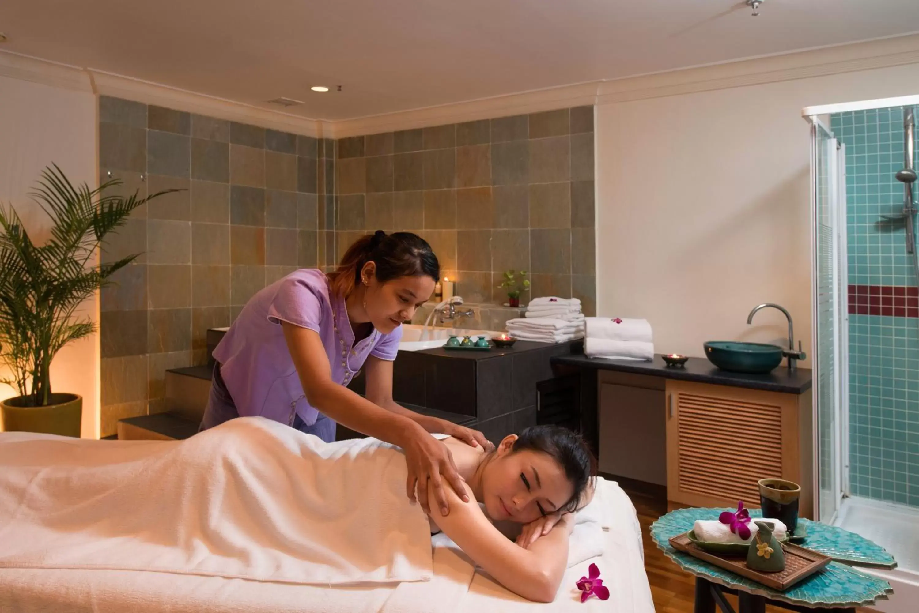 Massage in Pearl View Hotel
