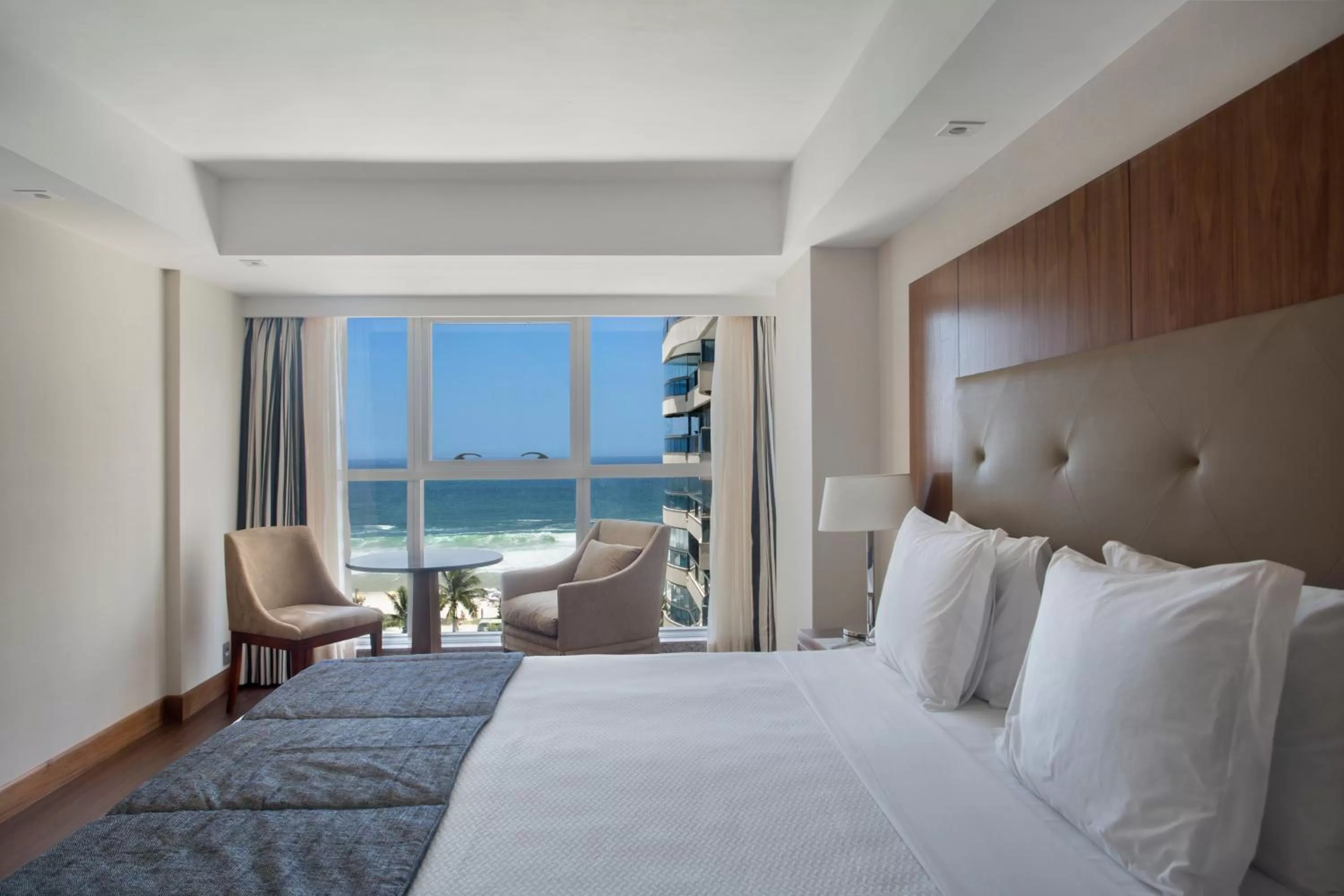 Bed in Windsor Marapendi Hotel