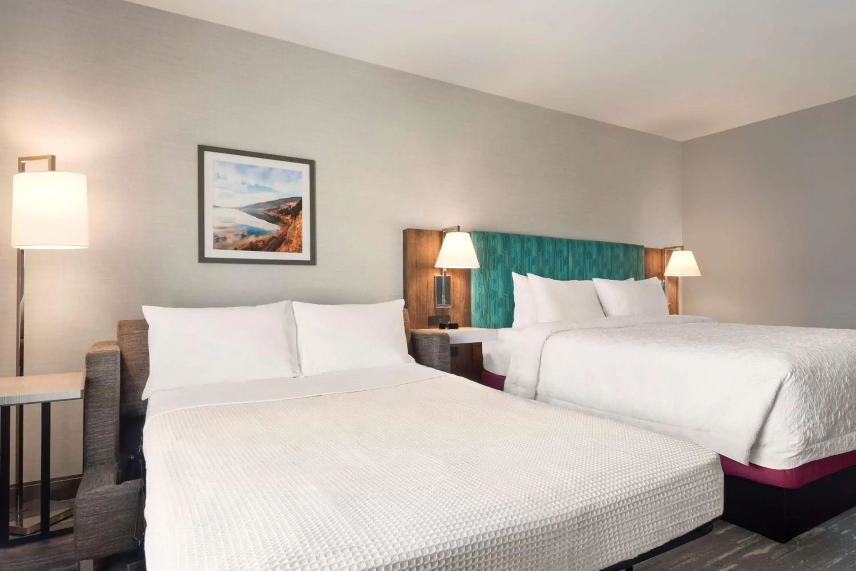 Bed in Hampton Inn & Suites Kelowna, British Columbia, Canada