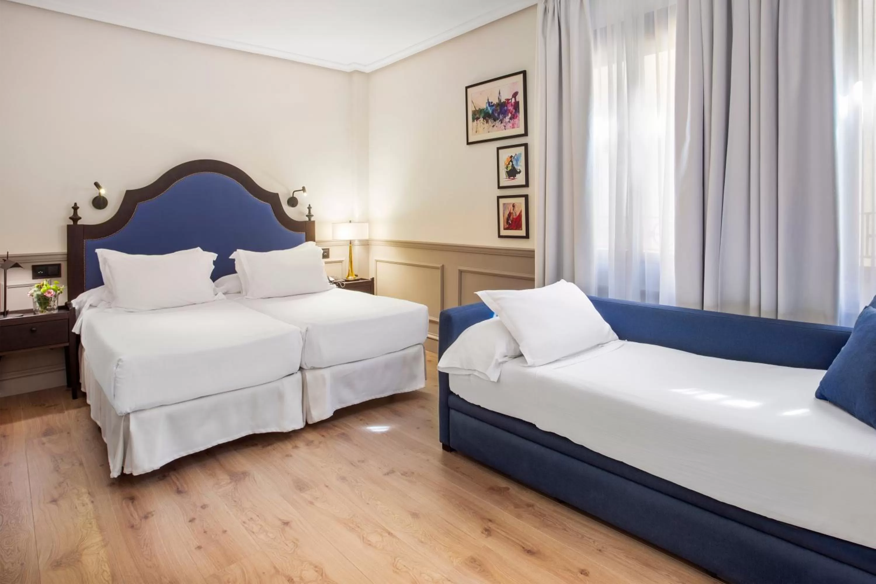 Decorative detail, Bed in H10 Corregidor Boutique Hotel