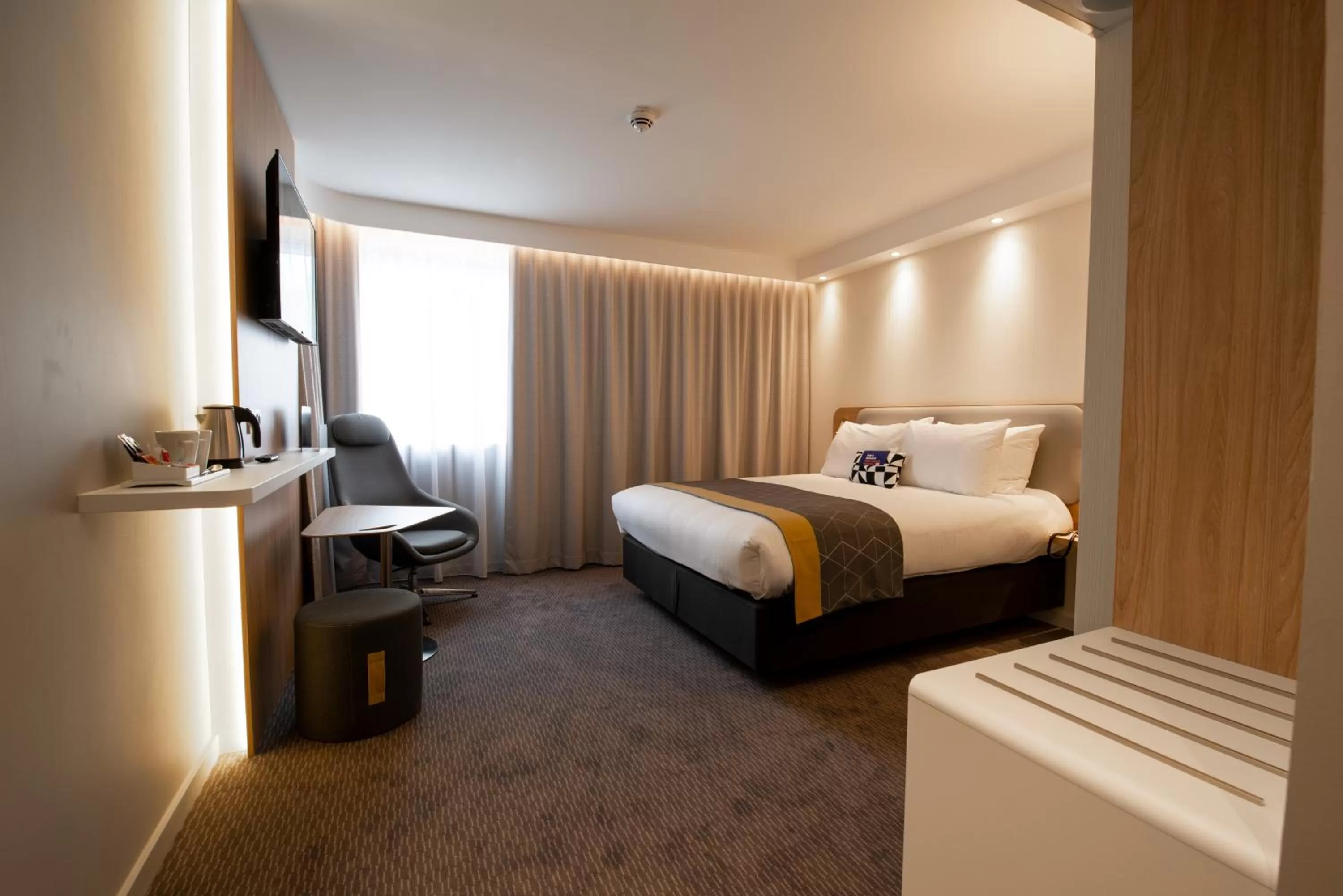 Queen Room with Accessible Roll In Shower in Holiday Inn Express - Arcachon - La Teste, an IHG Hotel