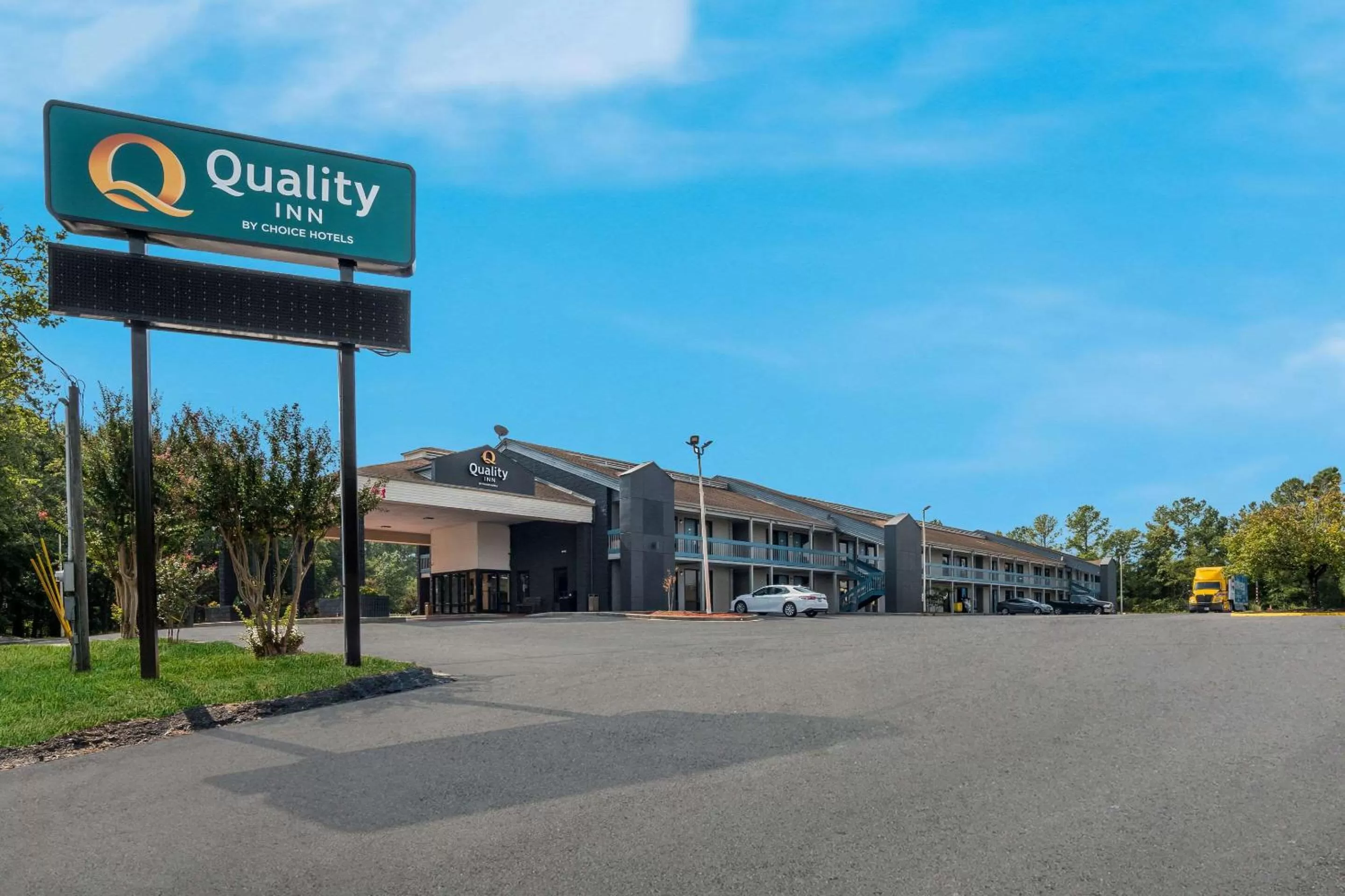 Property building in Quality Inn Fort Jackson