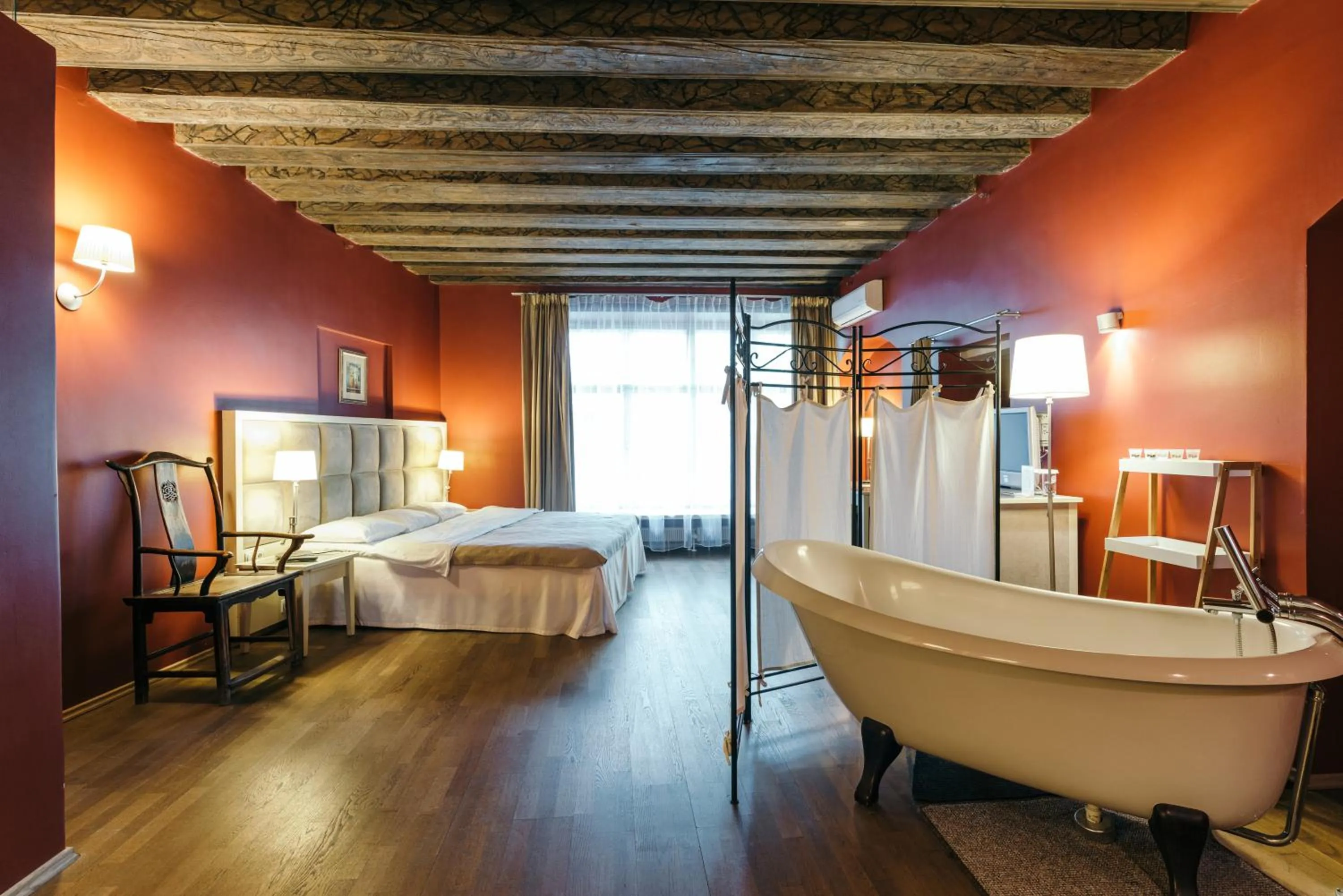 Bathroom, Bed in Merchants House Hotel