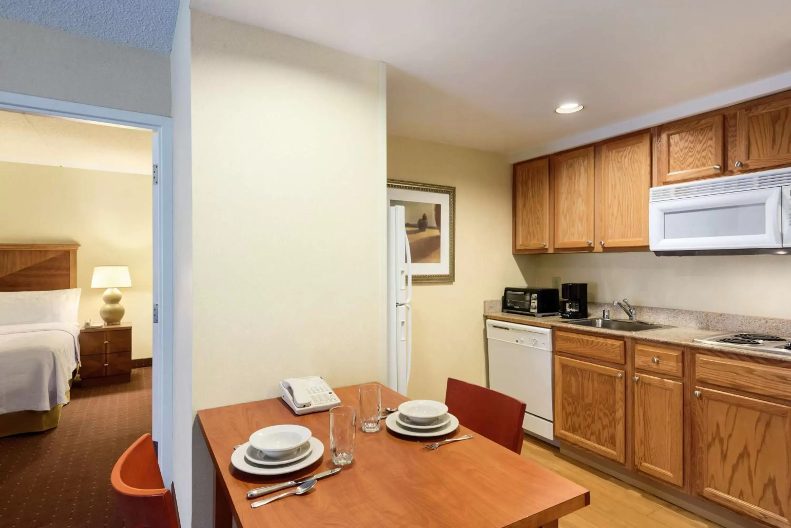 Kitchen or kitchenette, Kitchen/Kitchenette in Homewood Suites by Hilton Newark-Wilmington South Area