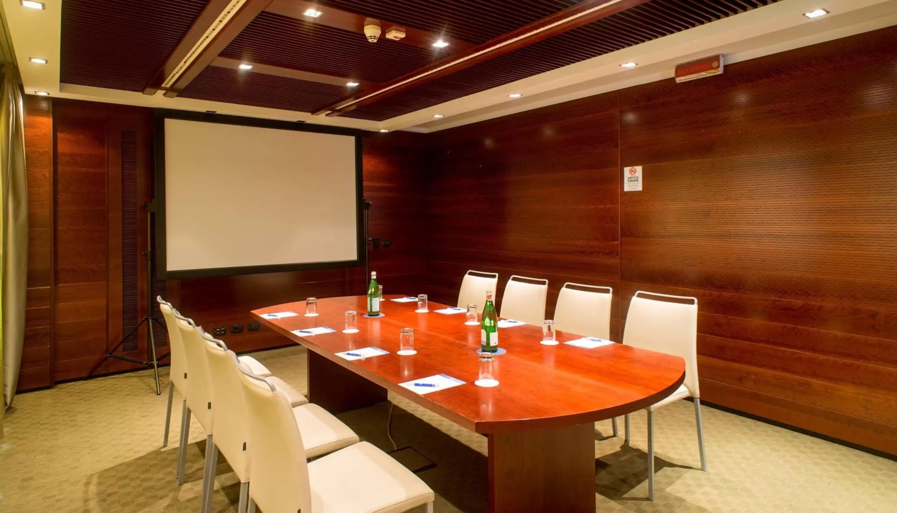 Meeting/conference room in NH Milano 2