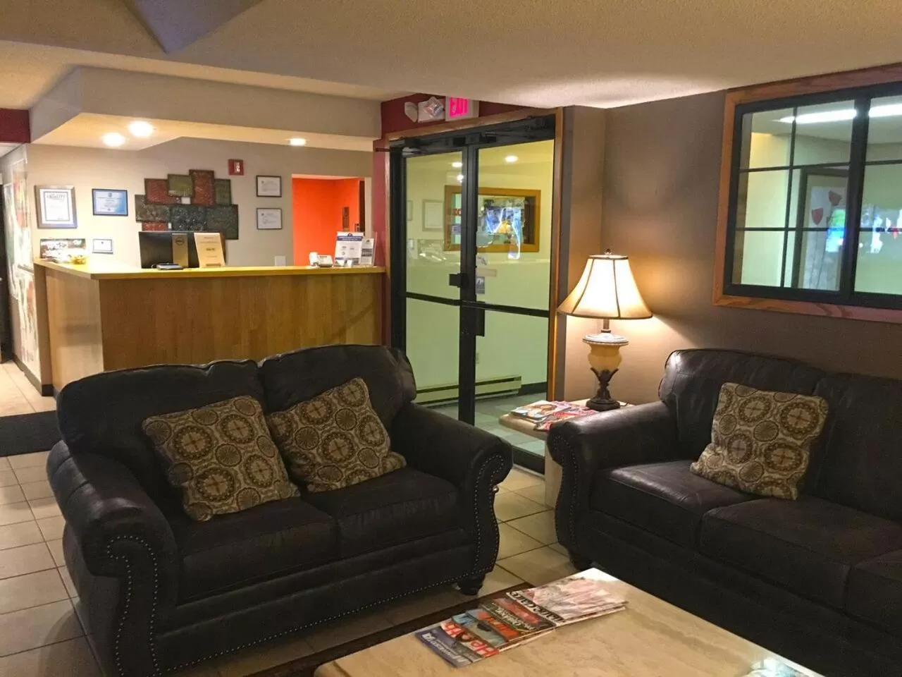 Seating area in Sauk River Inn & Suites, a Travelodge by Wyndham