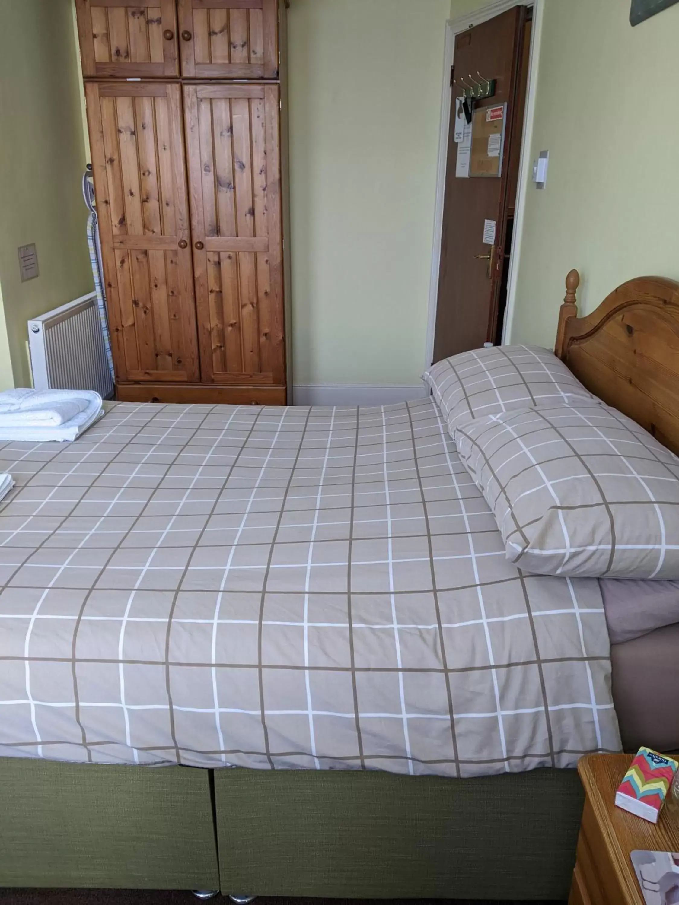 Bed in Kingswinford Guest House