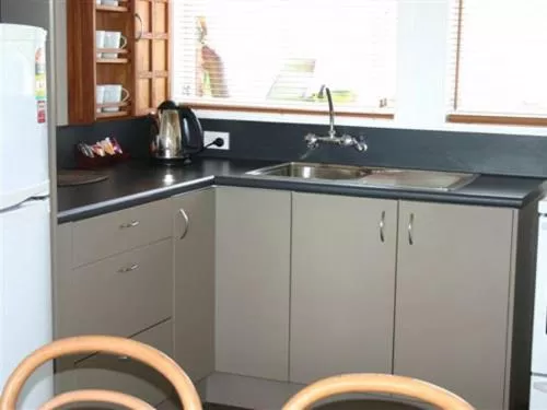 Kitchen or kitchenette in Apostles View Motel