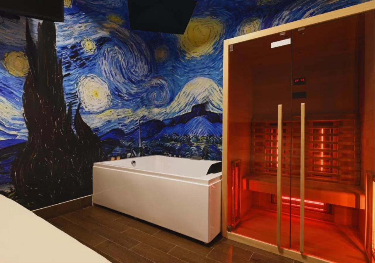 Hot Tub in ARTEMIDE "Fiore Club" B&B SUITE SPA