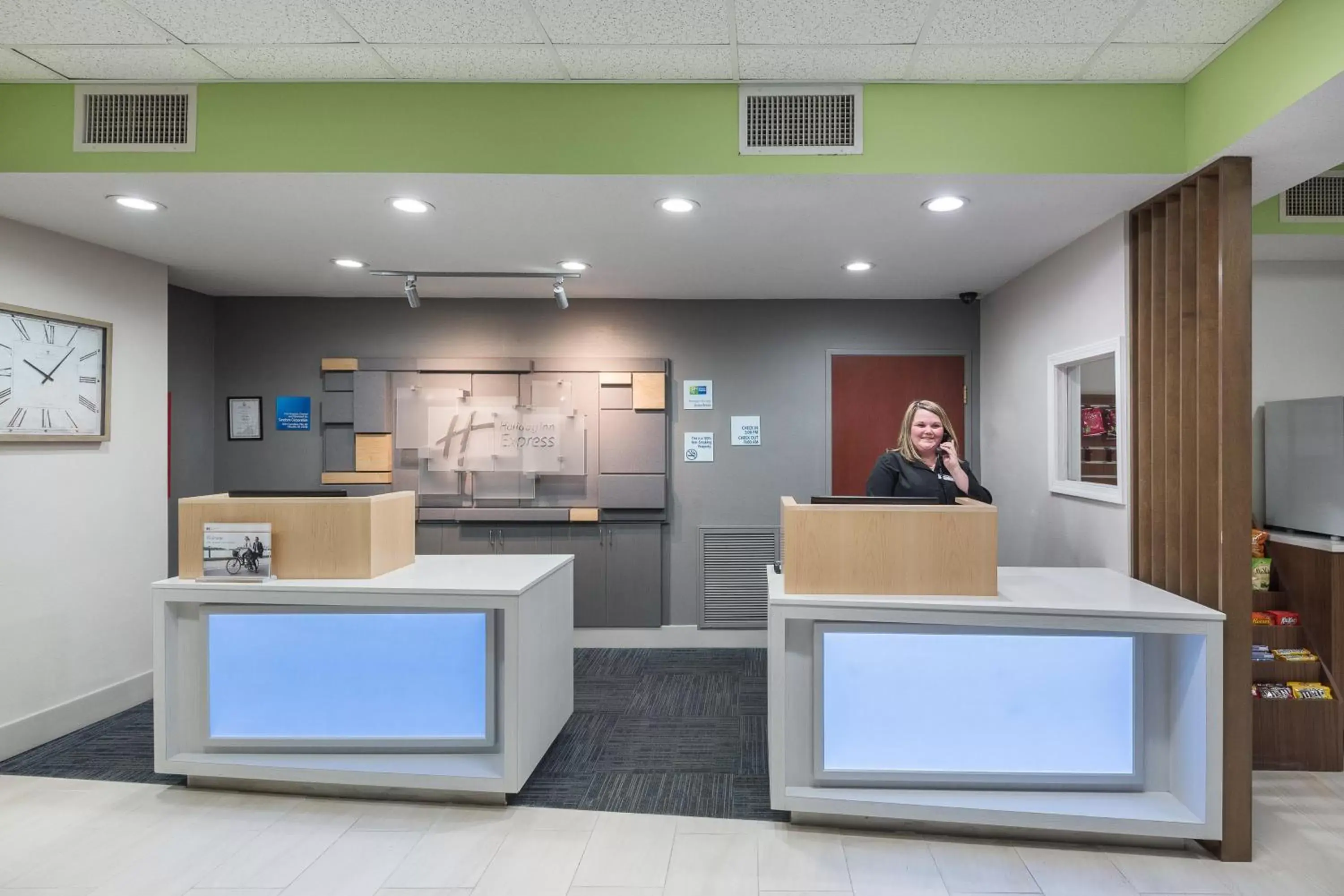 Property building, Lobby/Reception in Holiday Inn Express Hillsville, an IHG Hotel