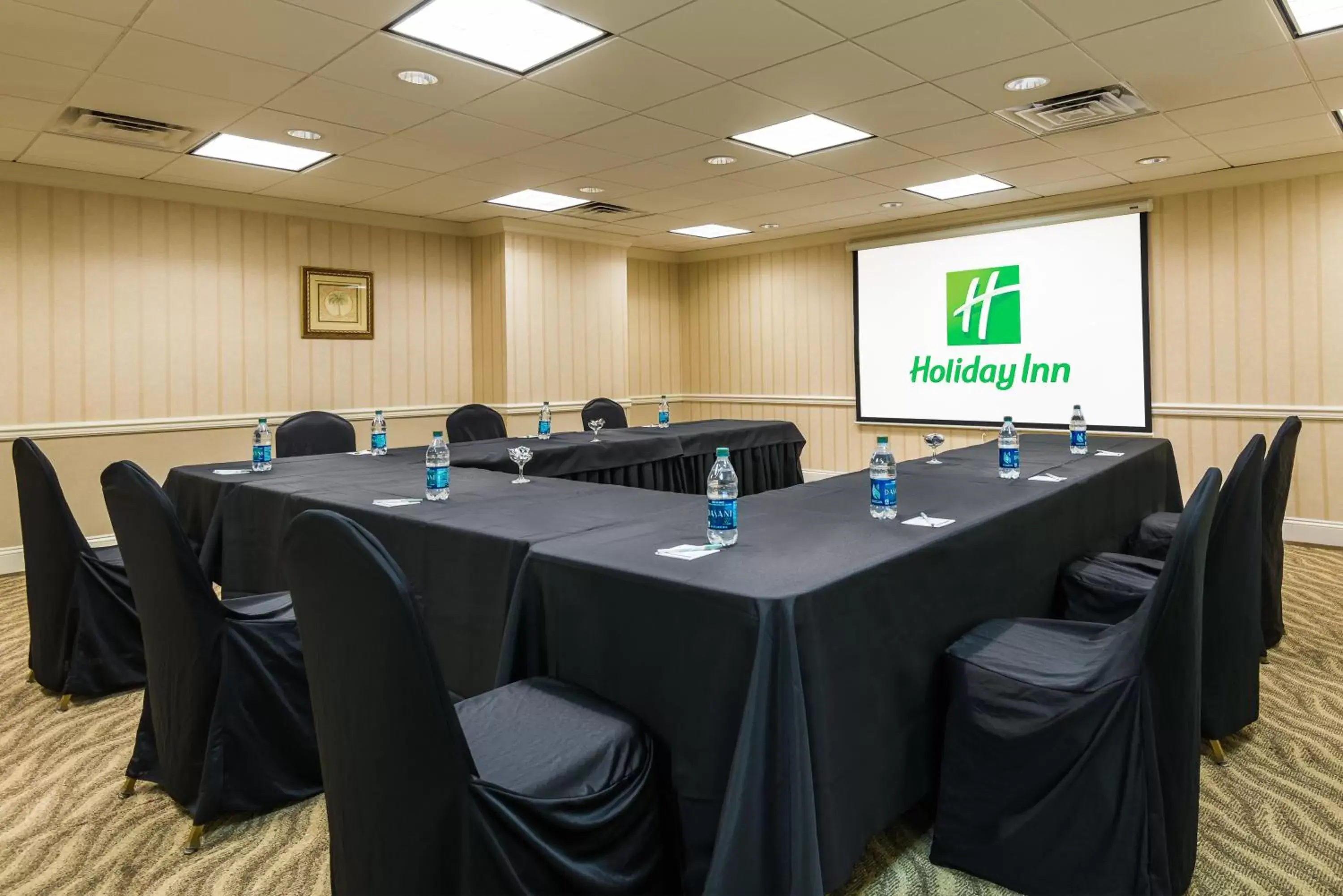 Meeting/conference room in Holiday Inn Mobile Downtown Historic District, an IHG Hotel