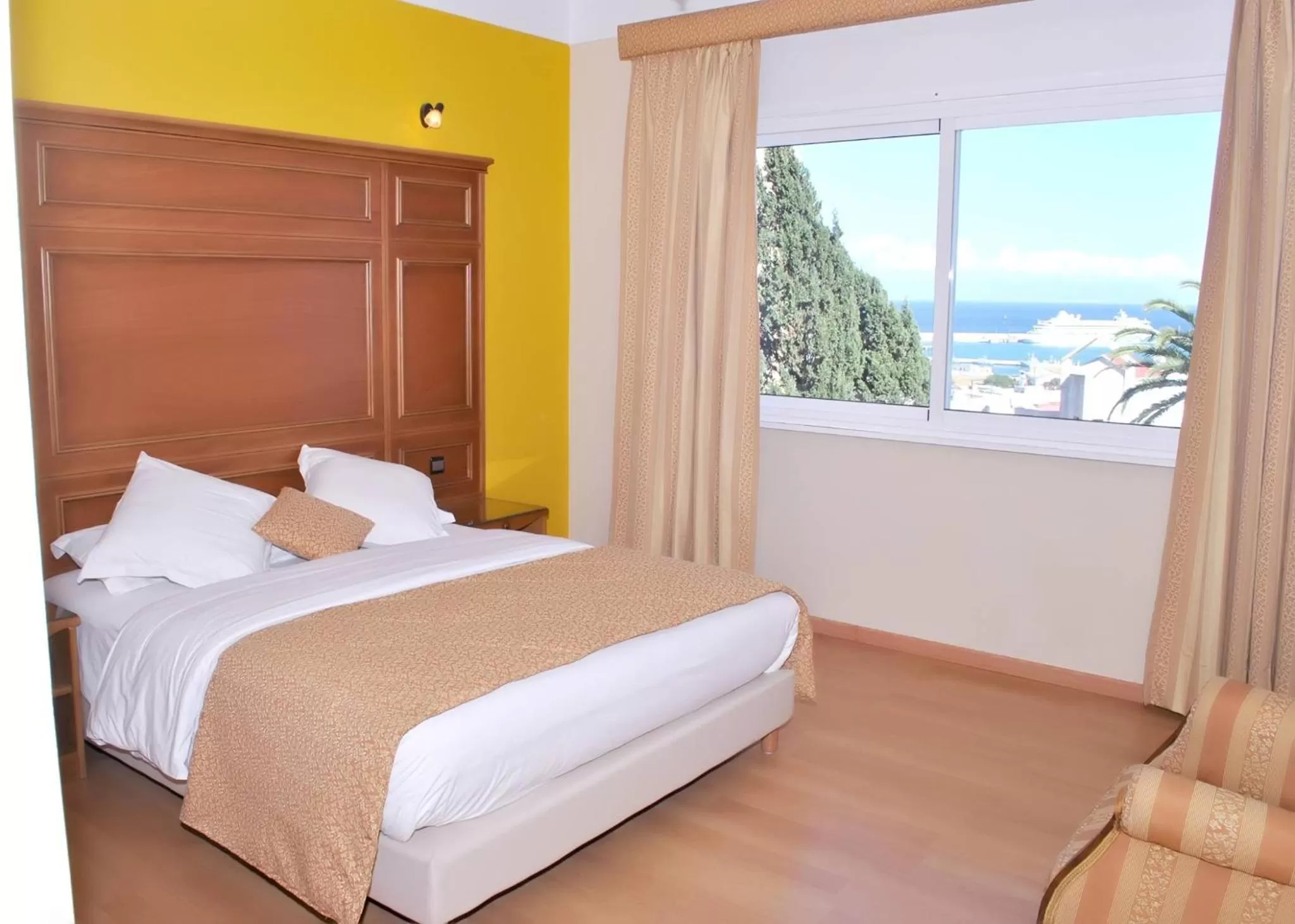 Bed in Hôtel Rembrandt