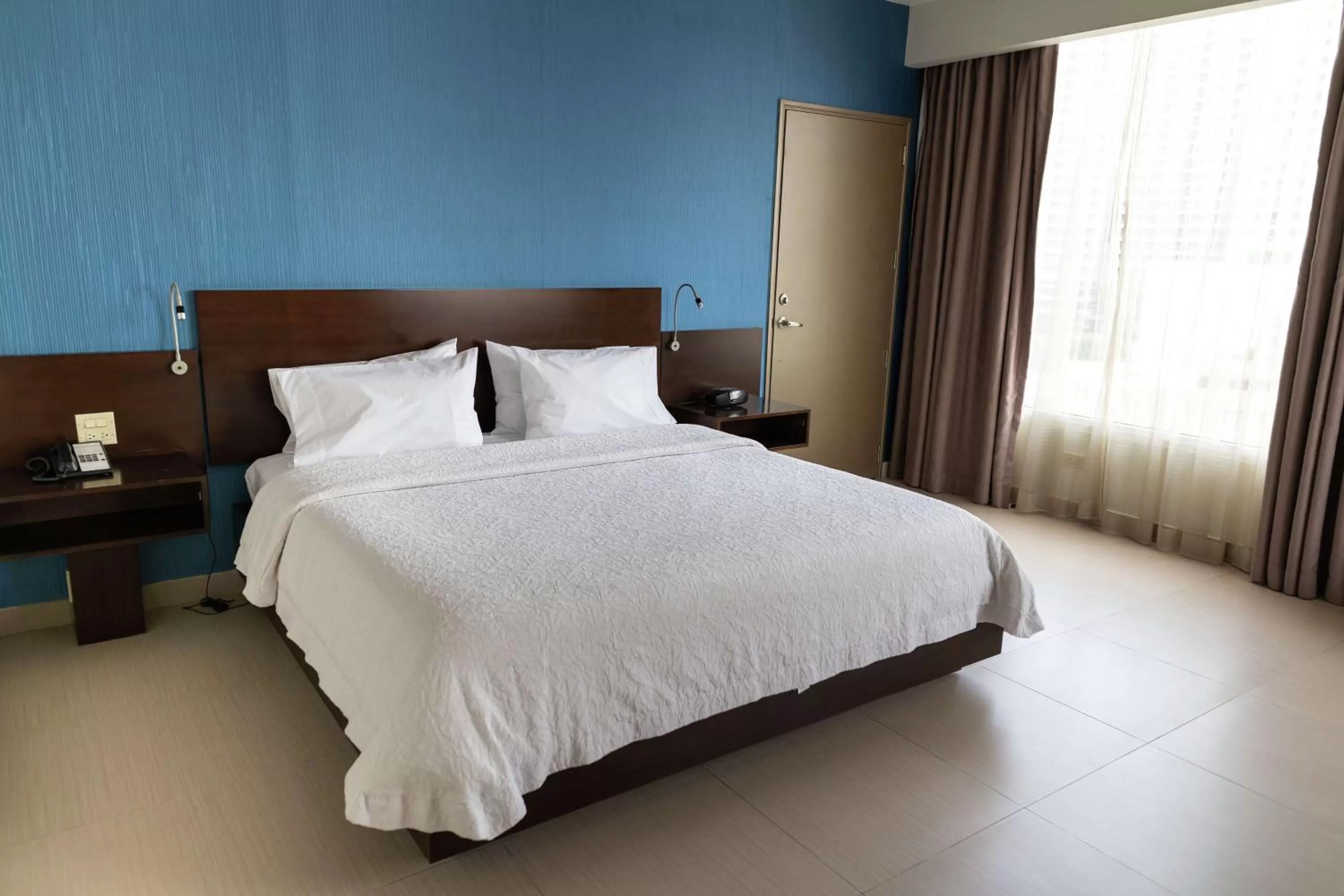 Bed in Hampton by Hilton Panama