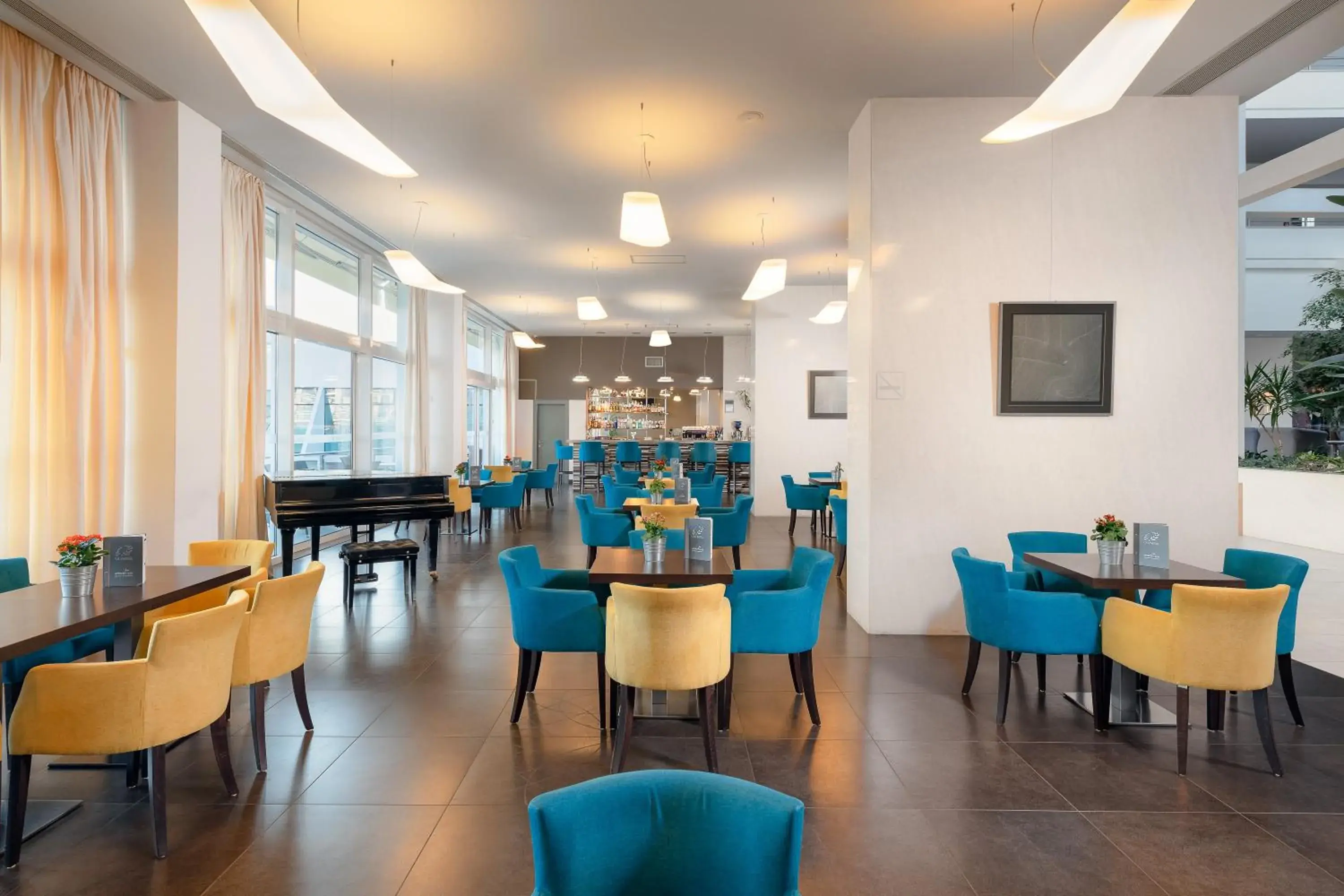 Lounge or bar, Restaurant/Places to Eat in Hotel Olympia