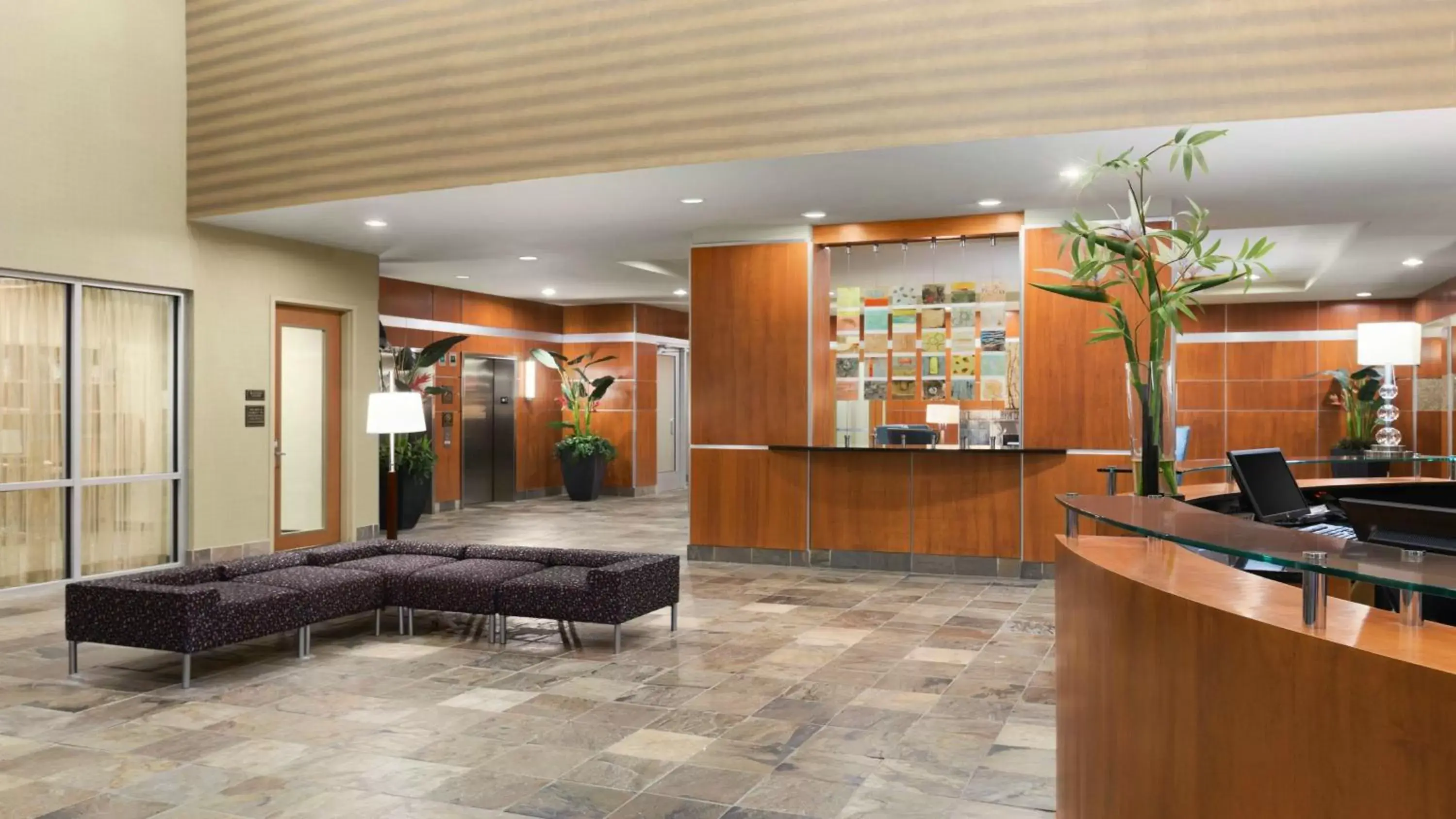 Property building, Lobby/Reception in Holiday Inn Hotel & Suites Gateway, an IHG Hotel