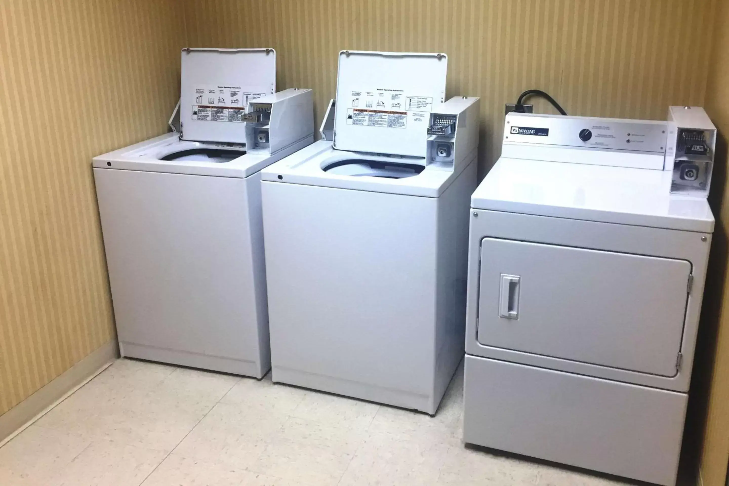 On site, Kitchen/Kitchenette in Comfort Inn & Suites Harrisonville