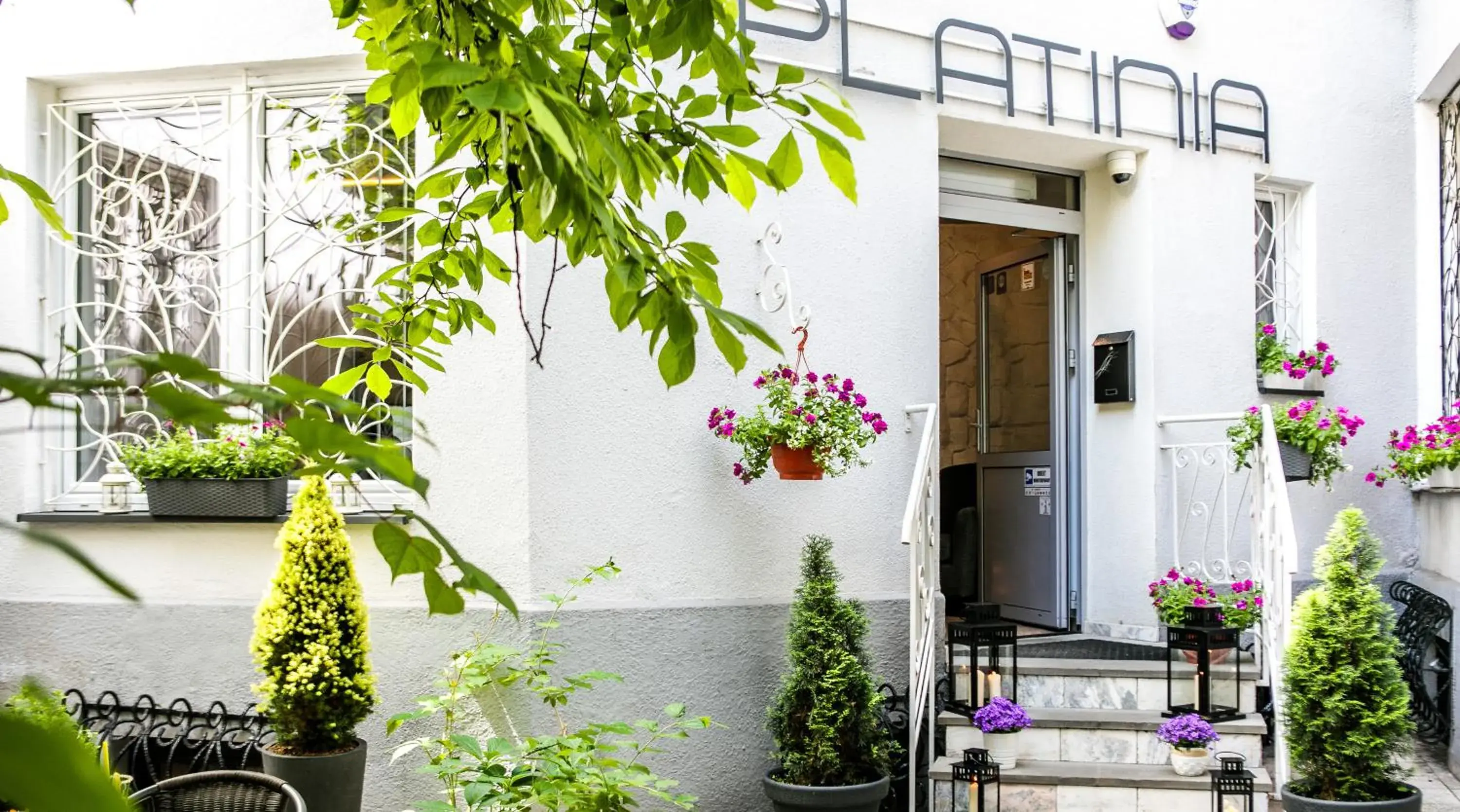 Facade/entrance in Apartamenty Platinia - komfortowe noclegi Kraków Stare Miasto Facade/entrance in Apartamenty Platinia - komfortowe noclegi Kraków Stare Miasto