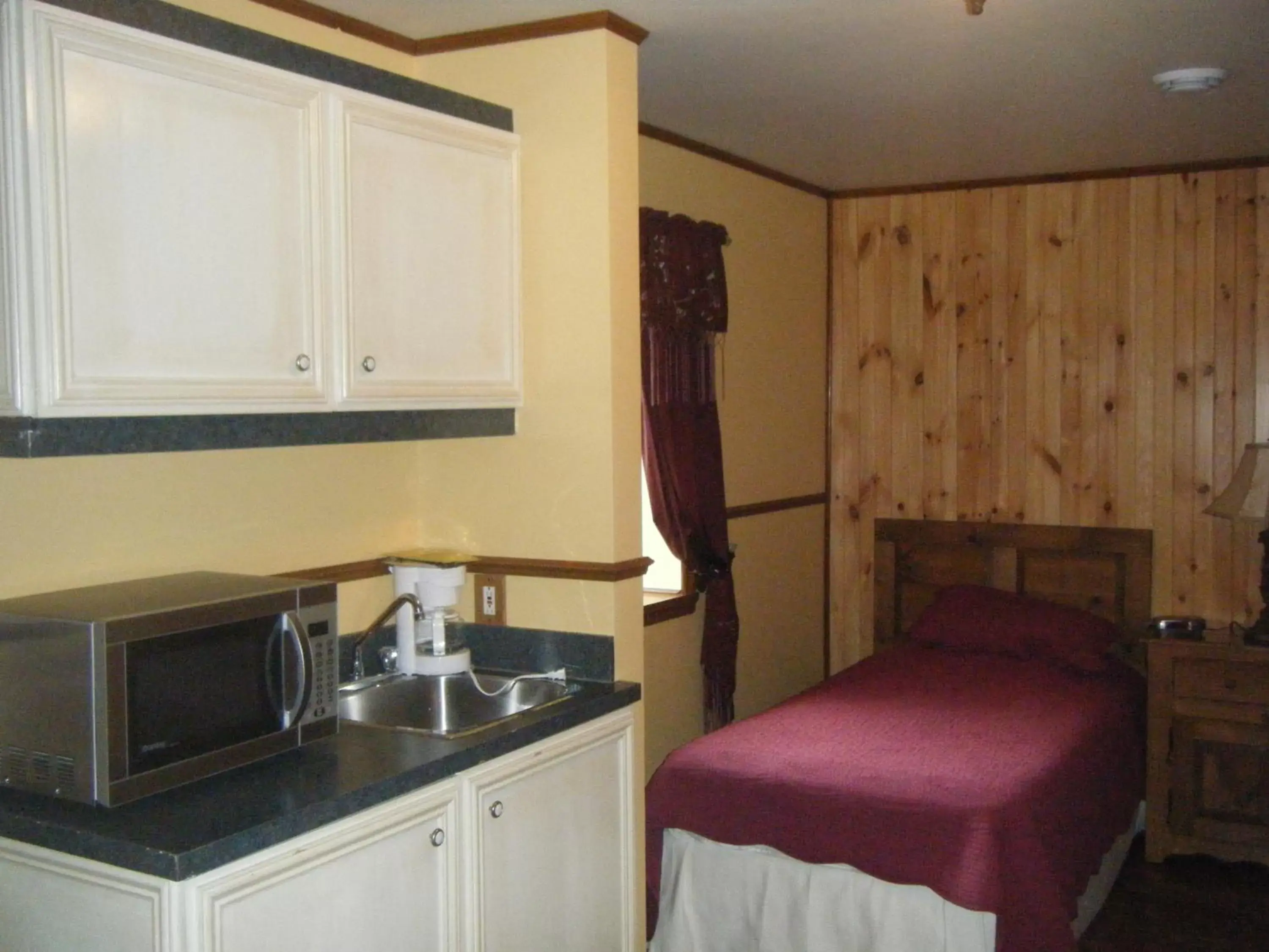 Kitchen/Kitchenette in Auberge le St-Gab