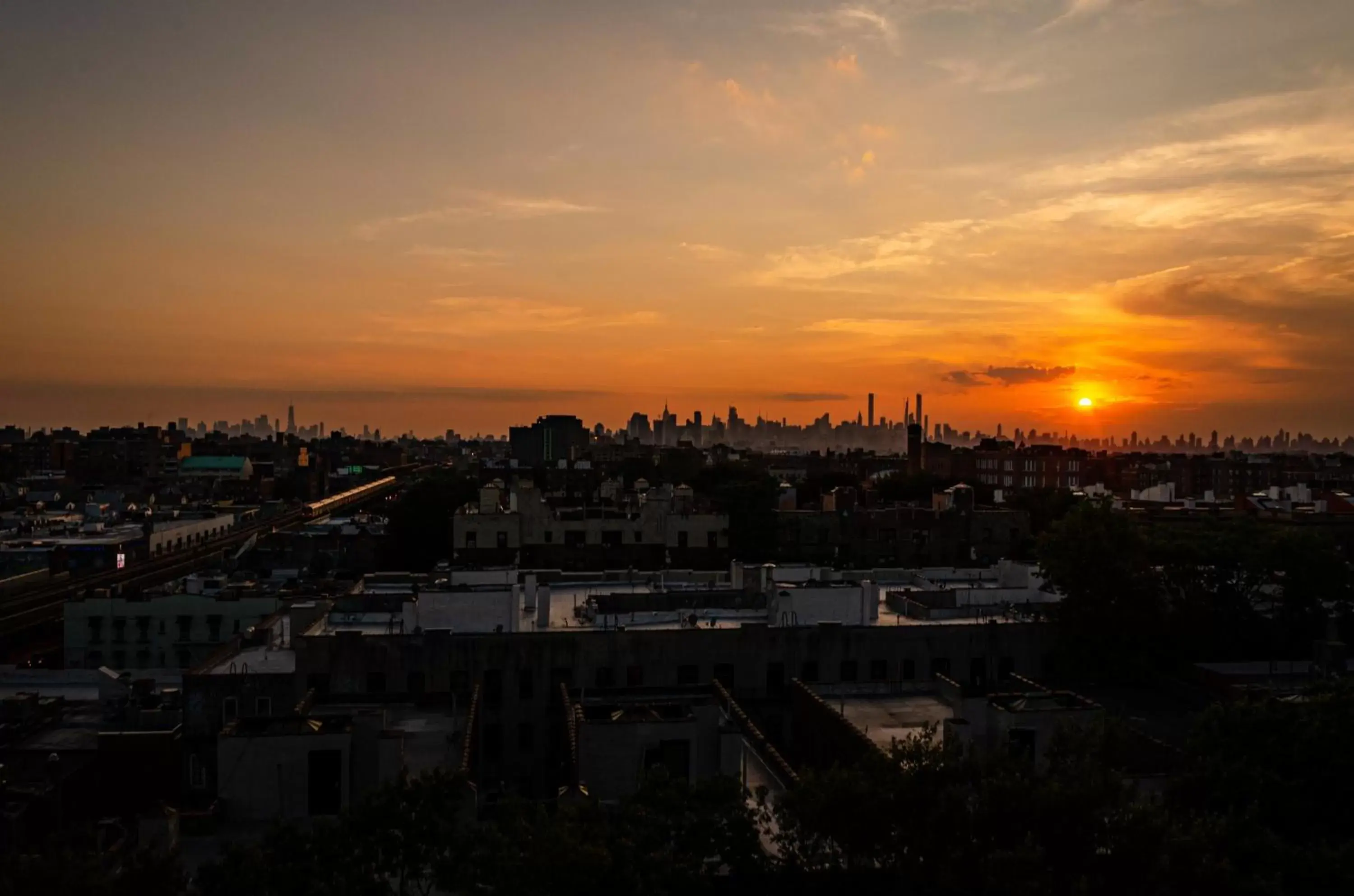 City view in Elmhurst Hotel